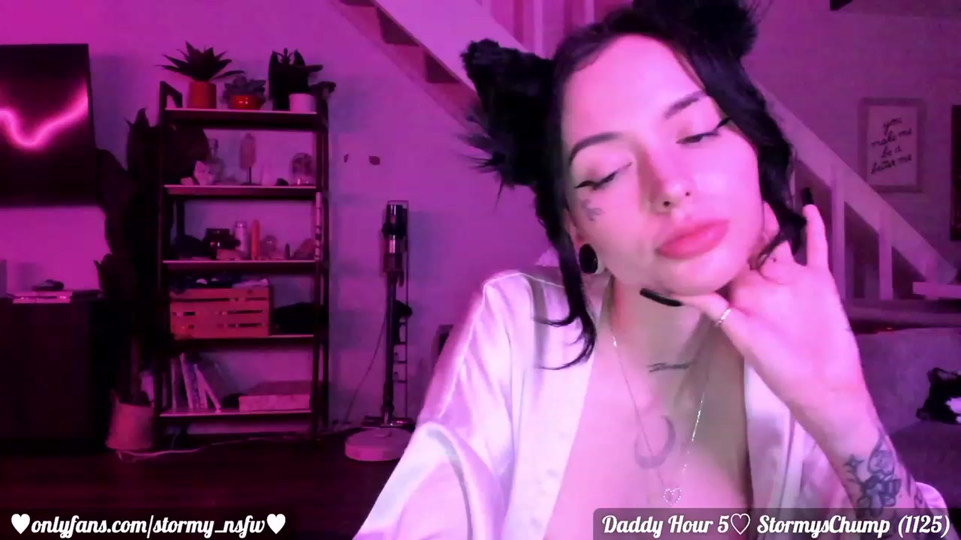 Gallery image thumbnail from Stormy's myfreecams stream on, 02/09/2023, 08:59 image 20 of 20