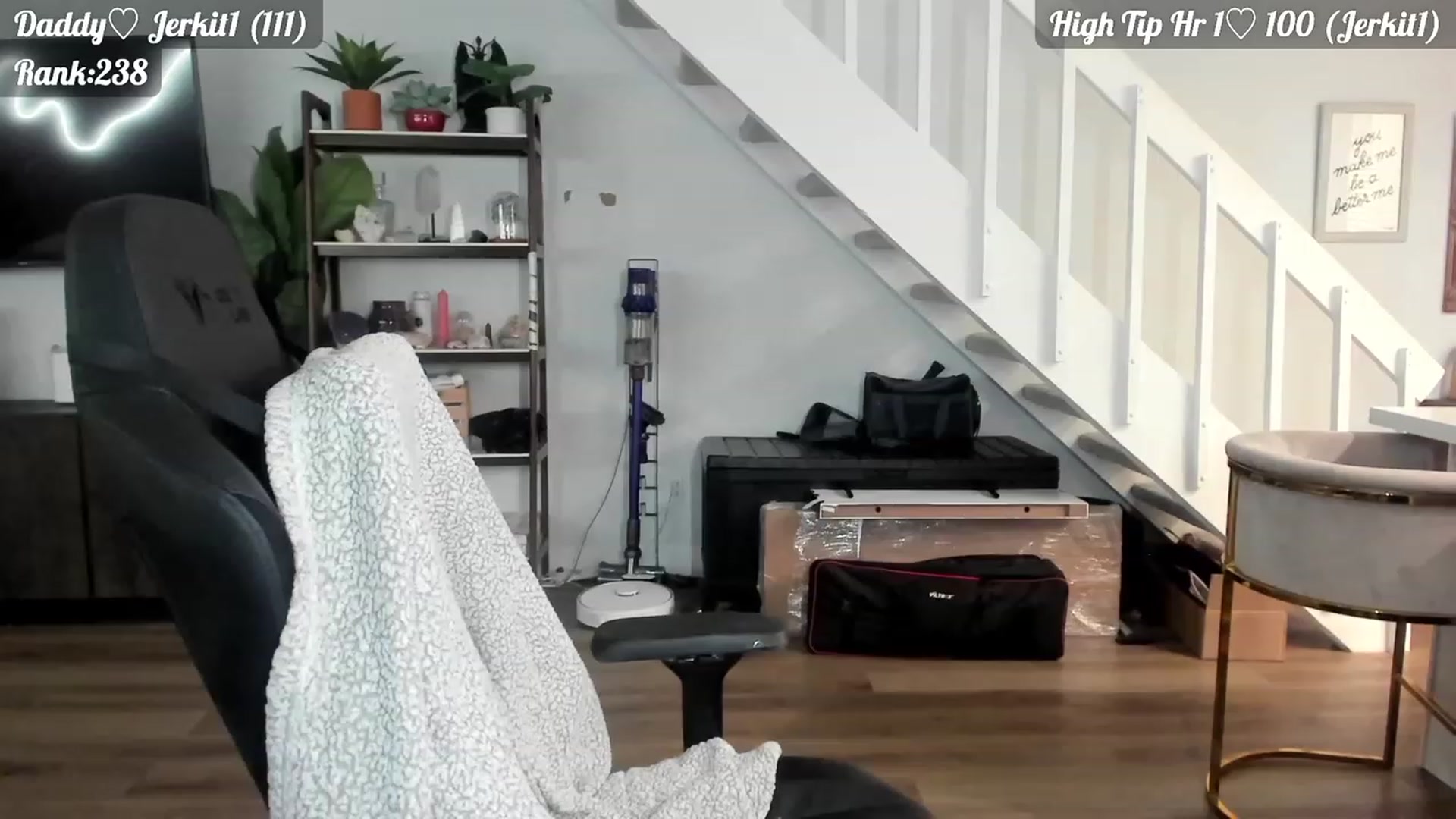 Gallery image thumbnail from Stormy's myfreecams stream on, 02/10/2023, 04:32 image 17 of 20