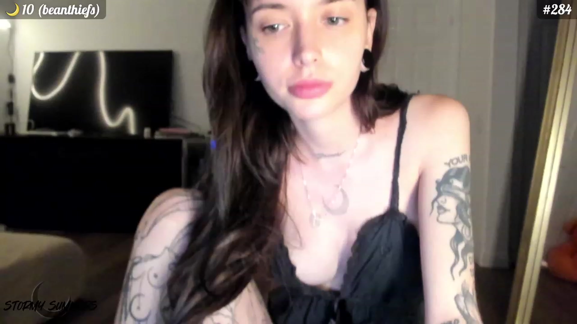 Gallery image thumbnail from Stormy's myfreecams stream on, 07/27/2023, 05:11 image 4 of 20