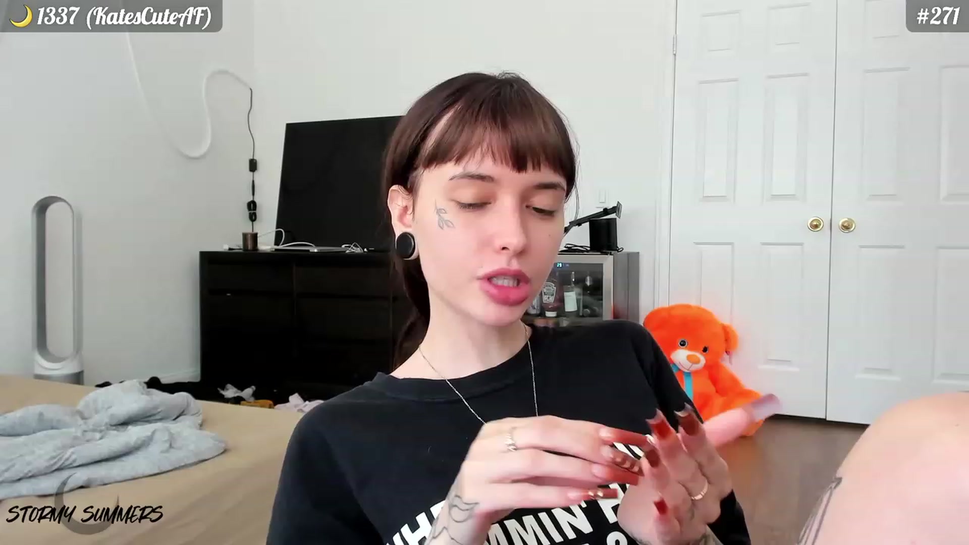 Gallery image thumbnail from Stormy's myfreecams stream on, 07/28/2023, 19:13 image 4 of 20