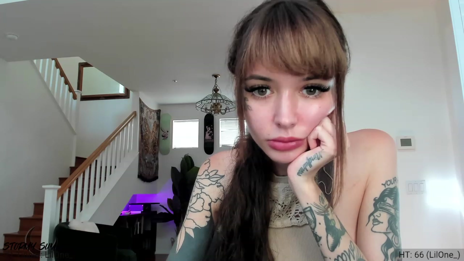 Gallery image thumbnail from Stormy's myfreecams stream on, 08/23/2023, 22:26 image 8 of 20