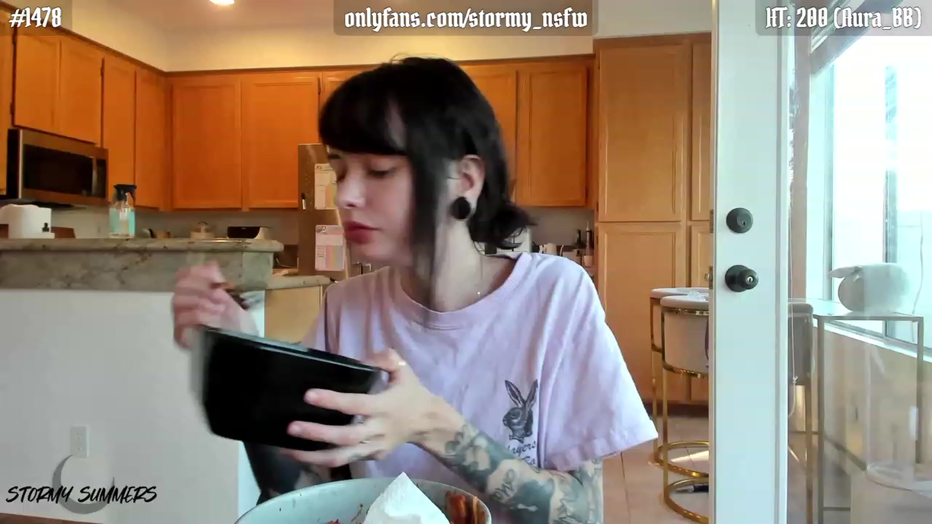Gallery image thumbnail from Stormy's myfreecams stream on, 09/15/2023, 24:53 image 8 of 20