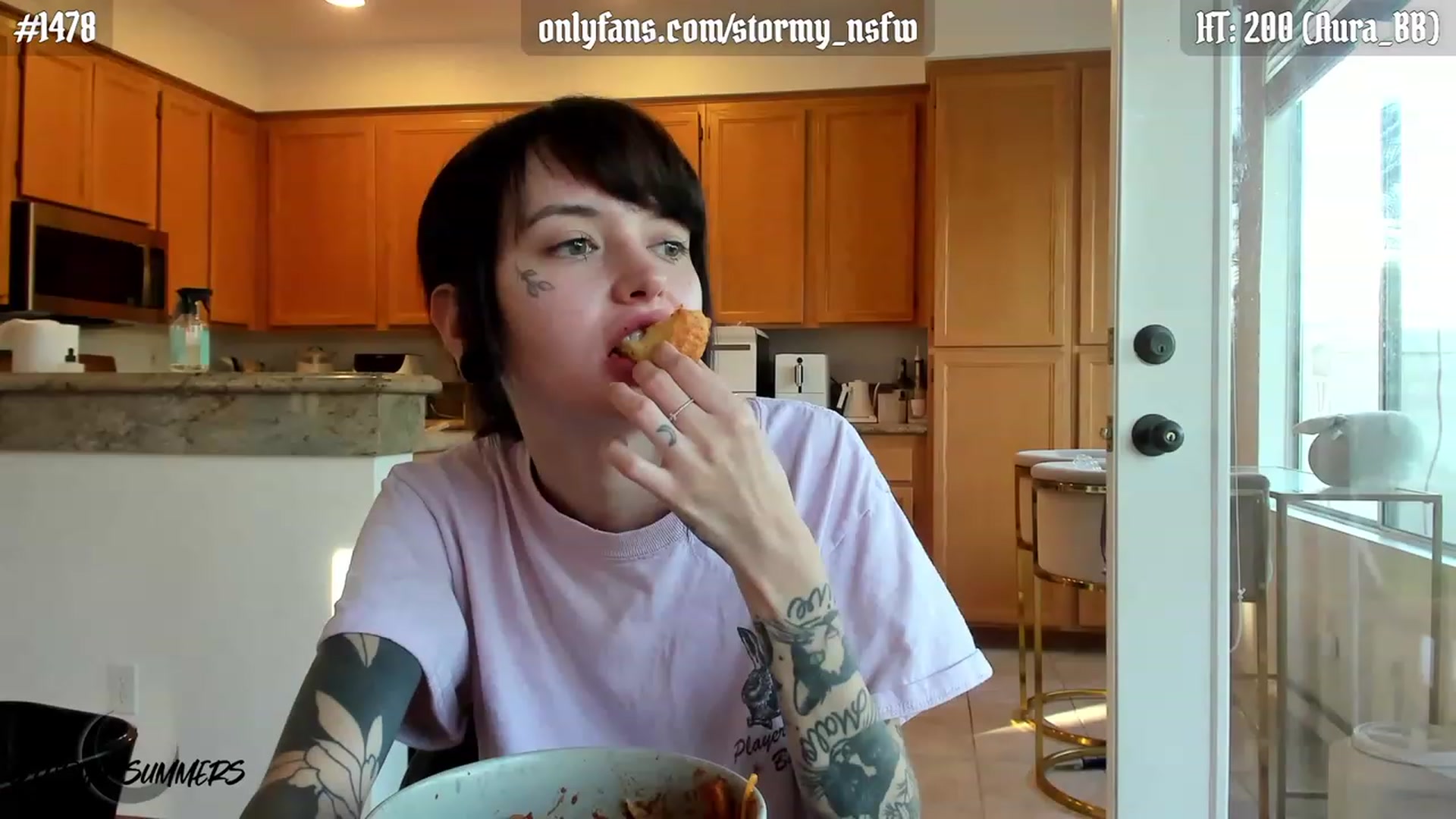 Gallery image thumbnail from Stormy's myfreecams stream on, 09/15/2023, 24:53 image 5 of 20