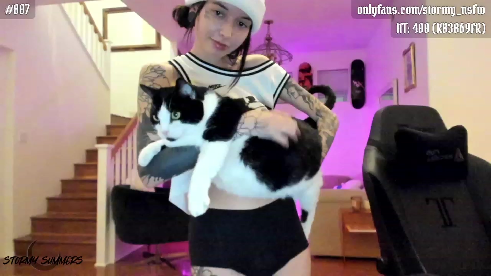 Gallery image thumbnail from Stormy's myfreecams stream on, 09/28/2023, 04:48 image 5 of 20