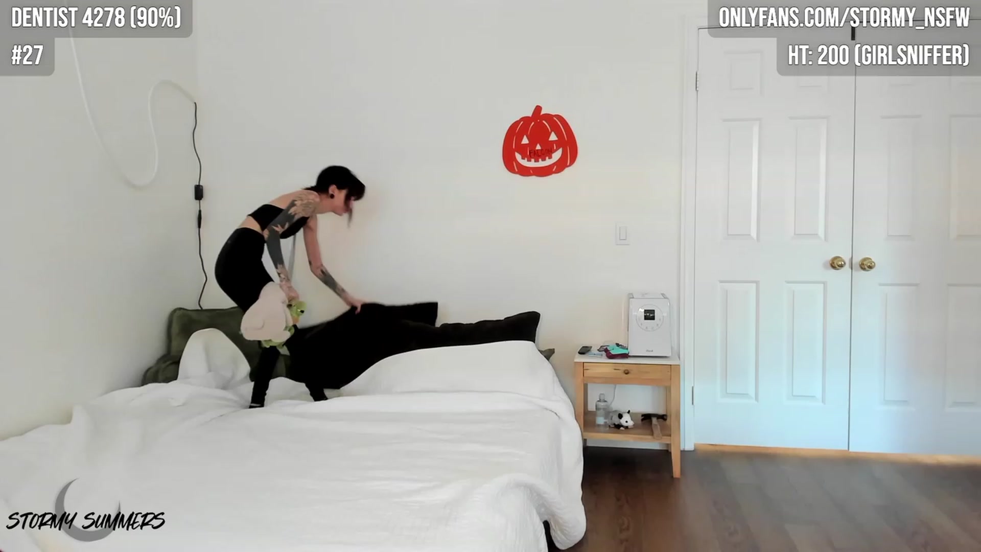 Gallery image thumbnail from Stormy's myfreecams stream on, 10/06/2023, 24:56 image 13 of 20