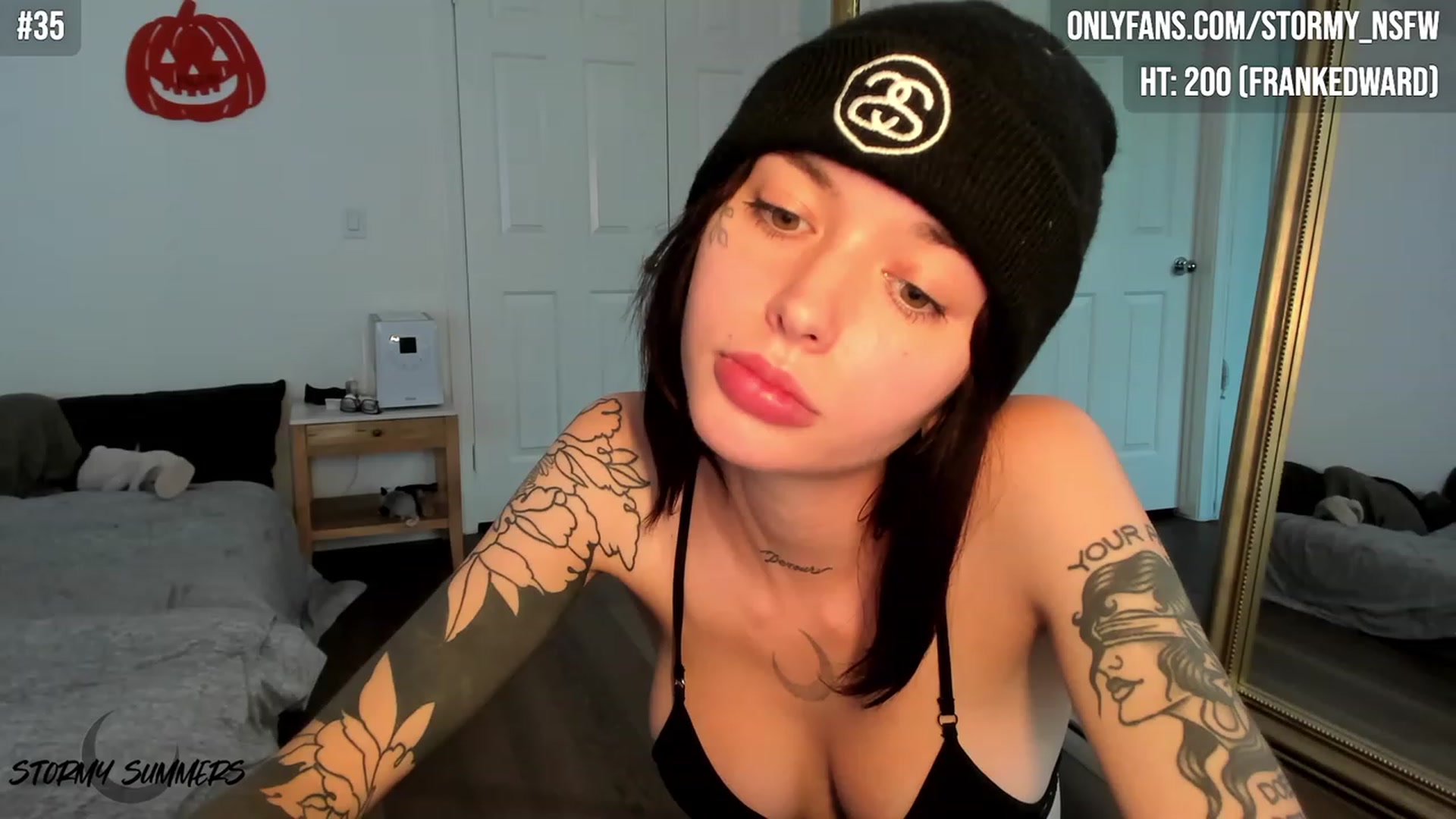 Gallery image thumbnail from Stormy's myfreecams stream on, 10/12/2023, 01:43 image 6 of 20