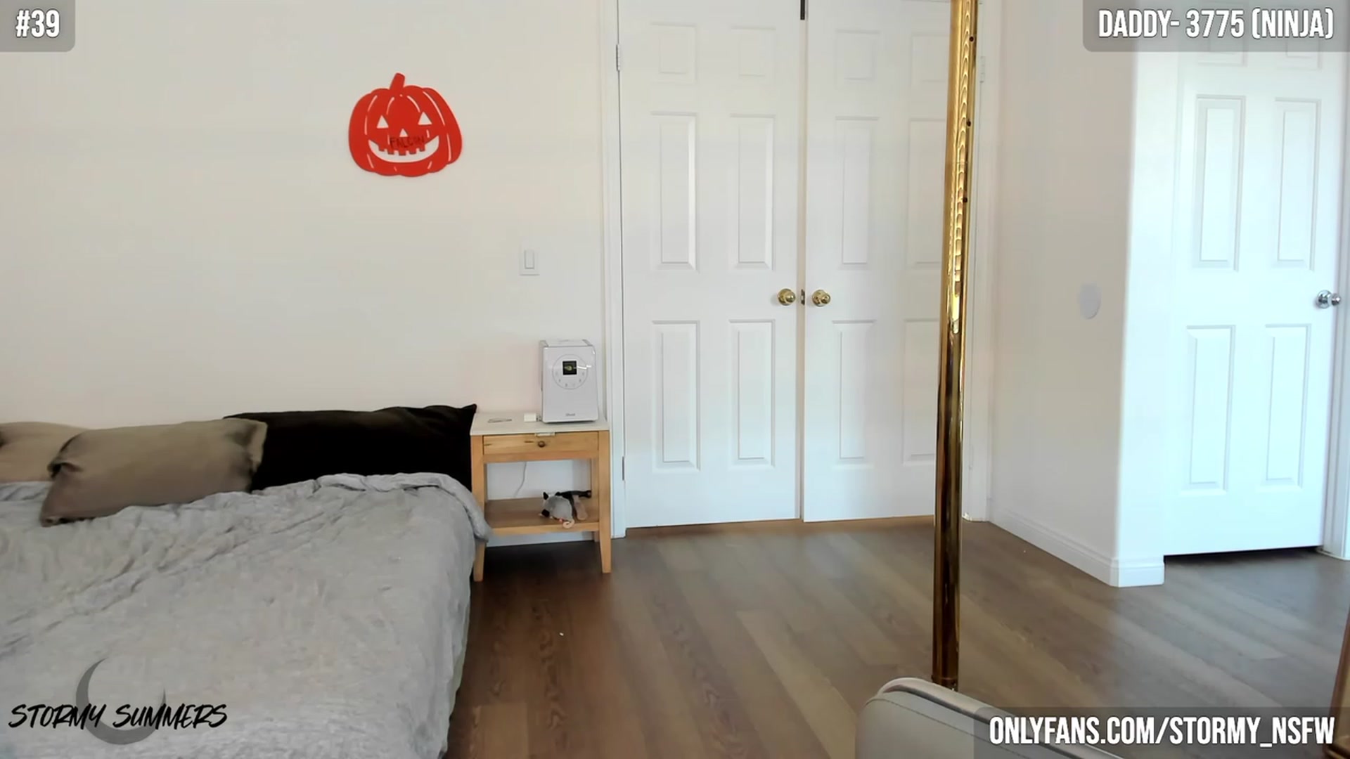 Gallery image thumbnail from Stormy's myfreecams stream on, 10/14/2023, 24:30 image 1 of 20