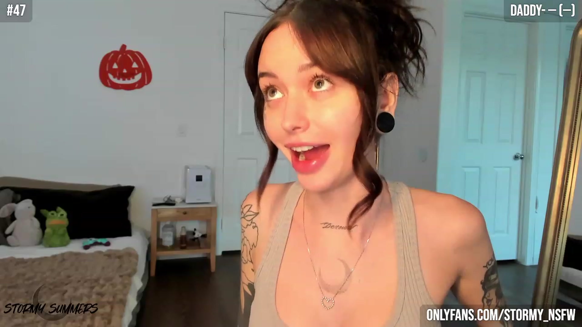 Gallery image thumbnail from Stormy's myfreecams stream on, 10/18/2023, 01:10 image 16 of 20