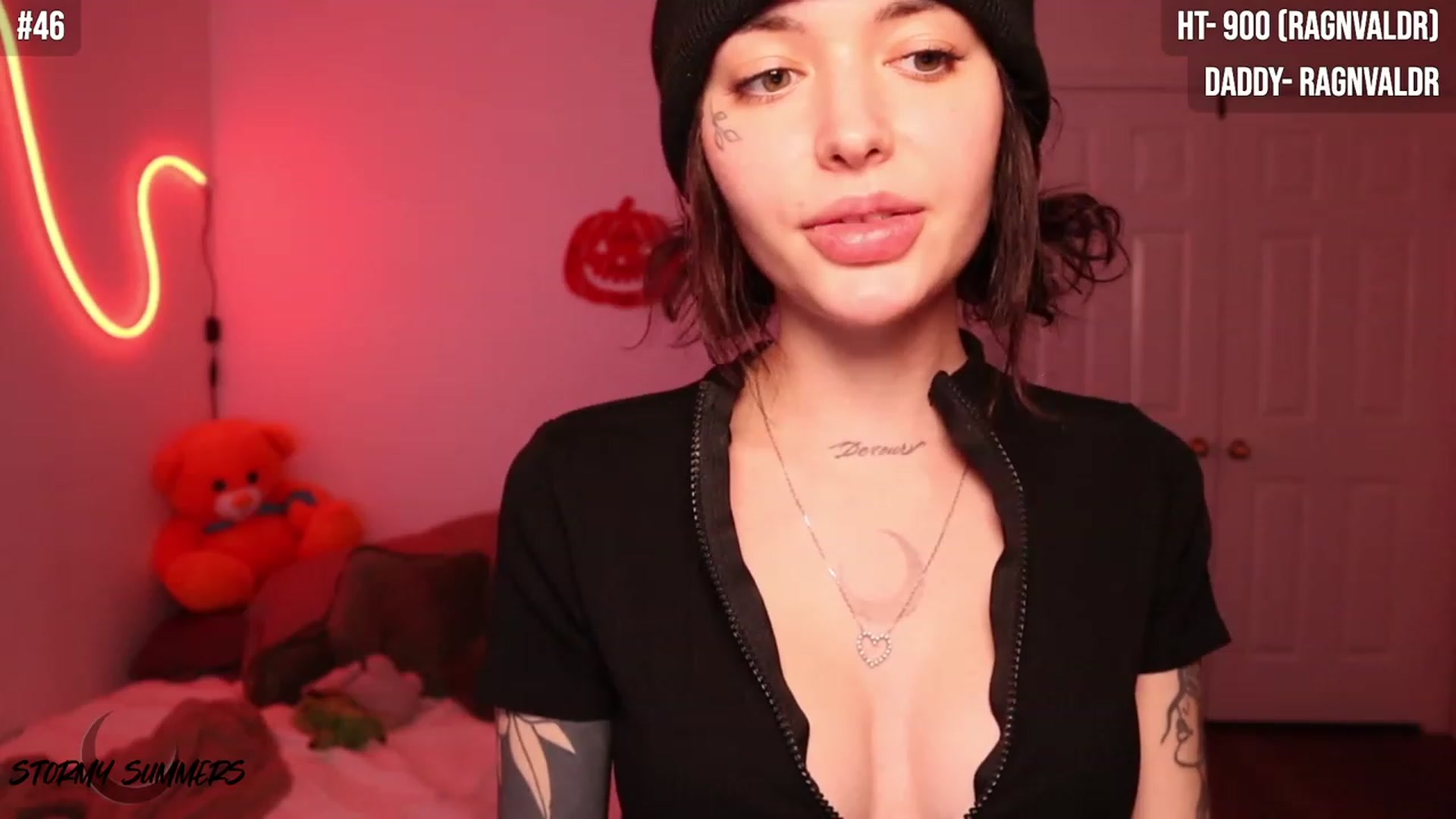 Gallery image thumbnail from Stormy's myfreecams stream on, 10/25/2023, 03:19 image 14 of 20