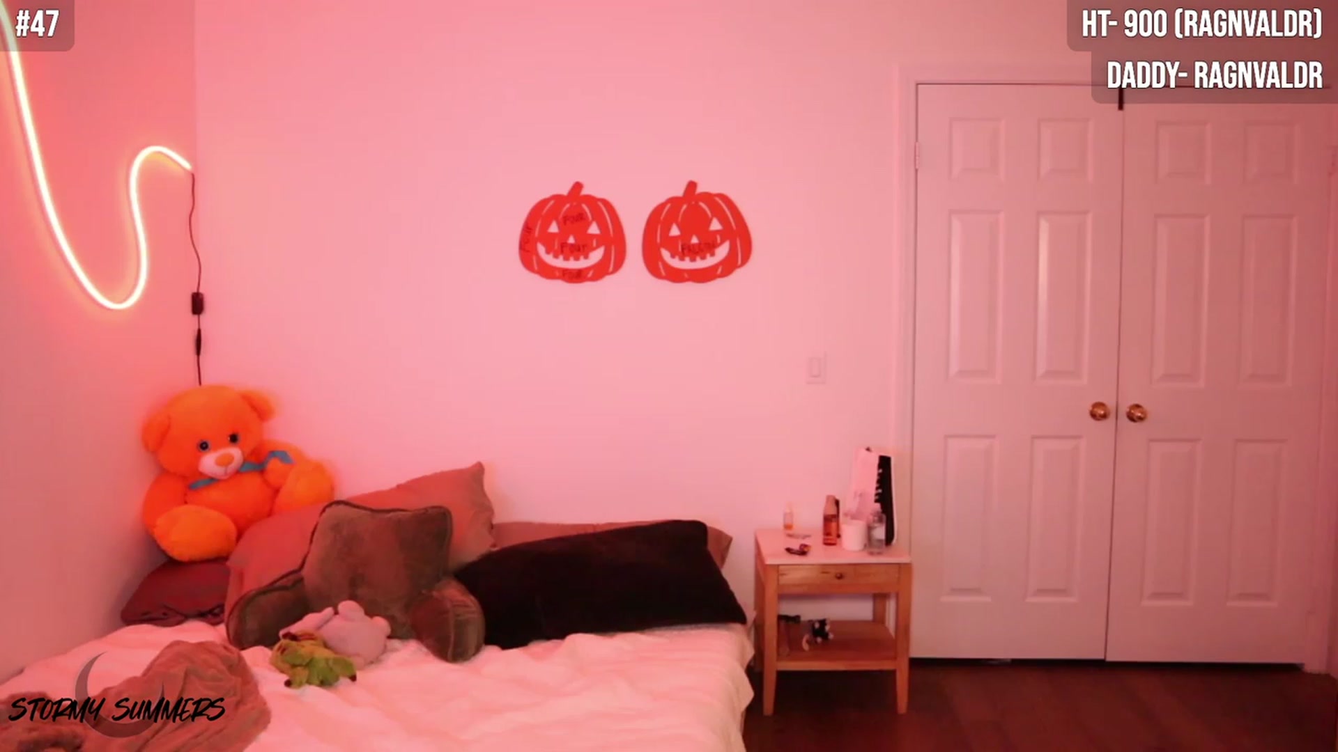 Gallery image thumbnail from Stormy's myfreecams stream on, 10/25/2023, 03:19 image 15 of 20