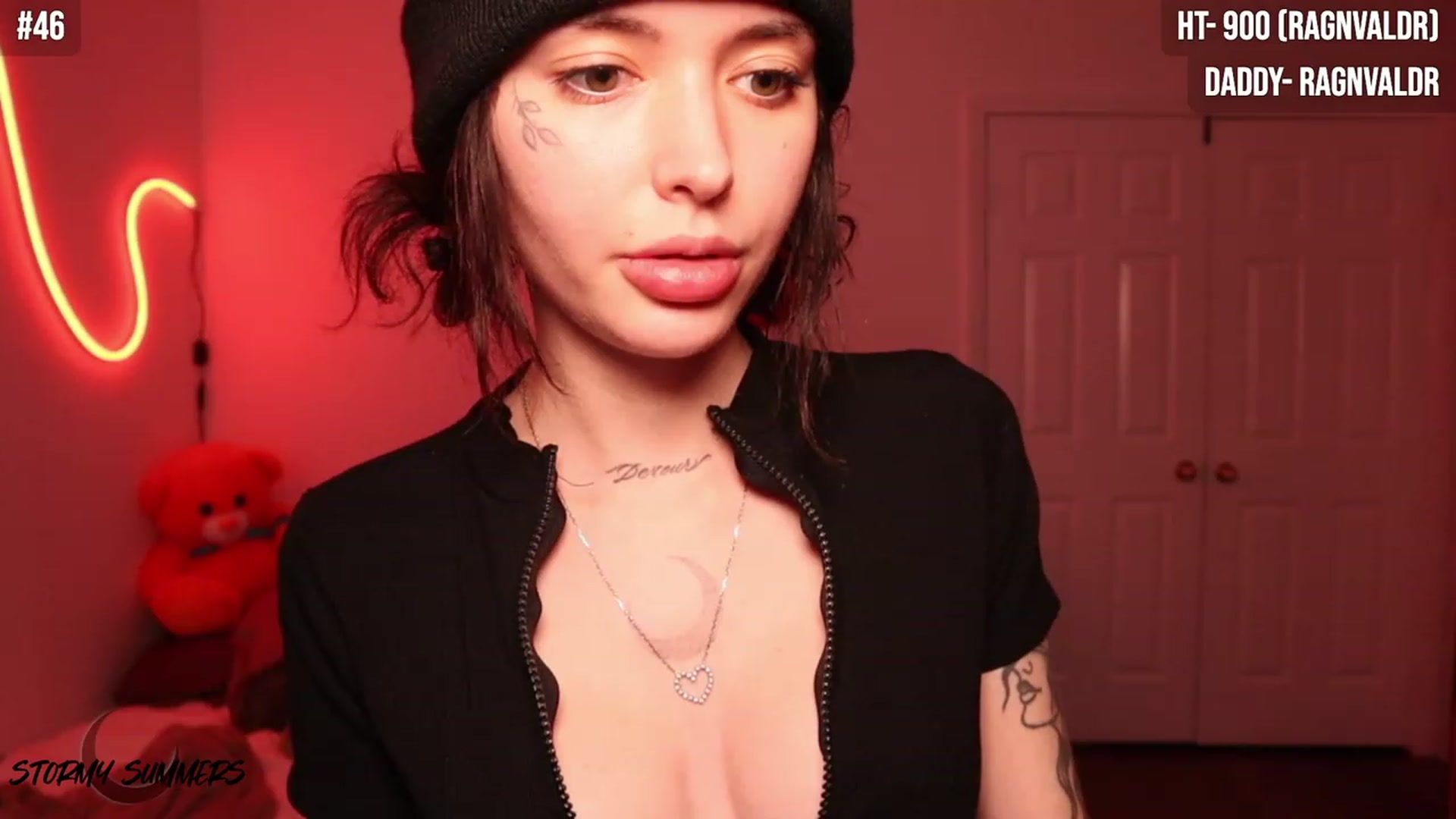 Gallery image thumbnail from Stormy's myfreecams stream on, 10/25/2023, 03:19 image 13 of 20