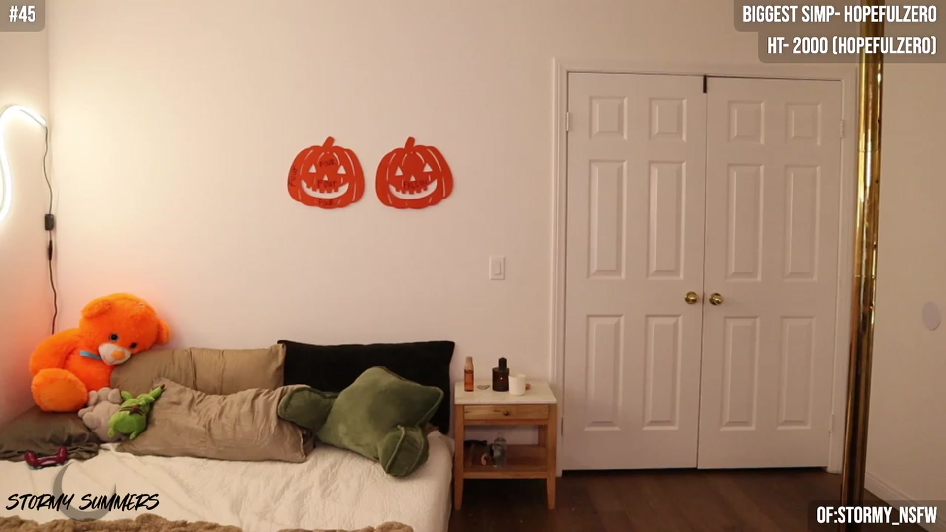 Gallery image thumbnail from Stormy's myfreecams stream on, 10/27/2023, 08:40 image 2 of 20