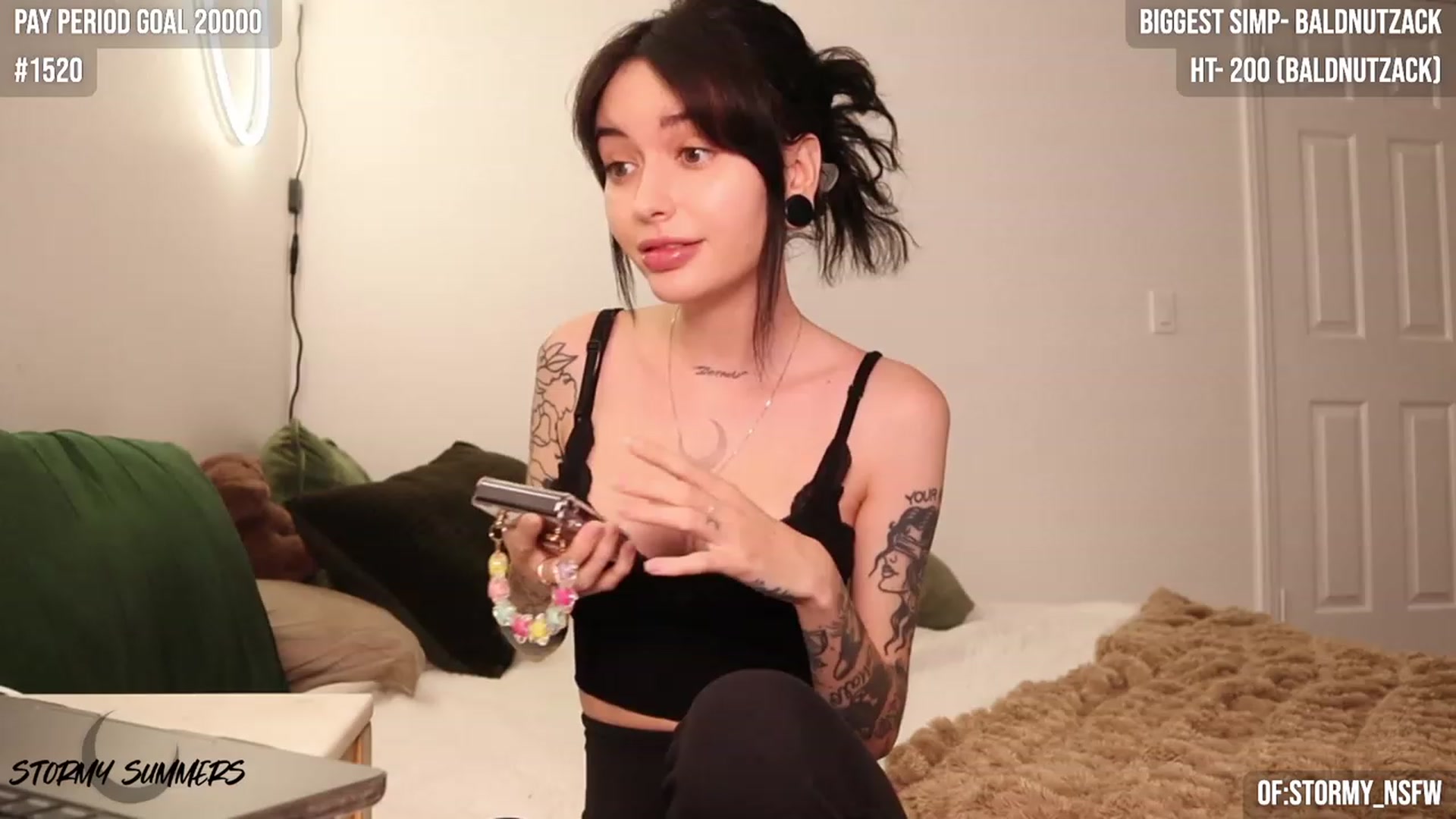 Gallery image thumbnail from Stormy's myfreecams stream on, 11/15/2023, 03:11 image 2 of 20
