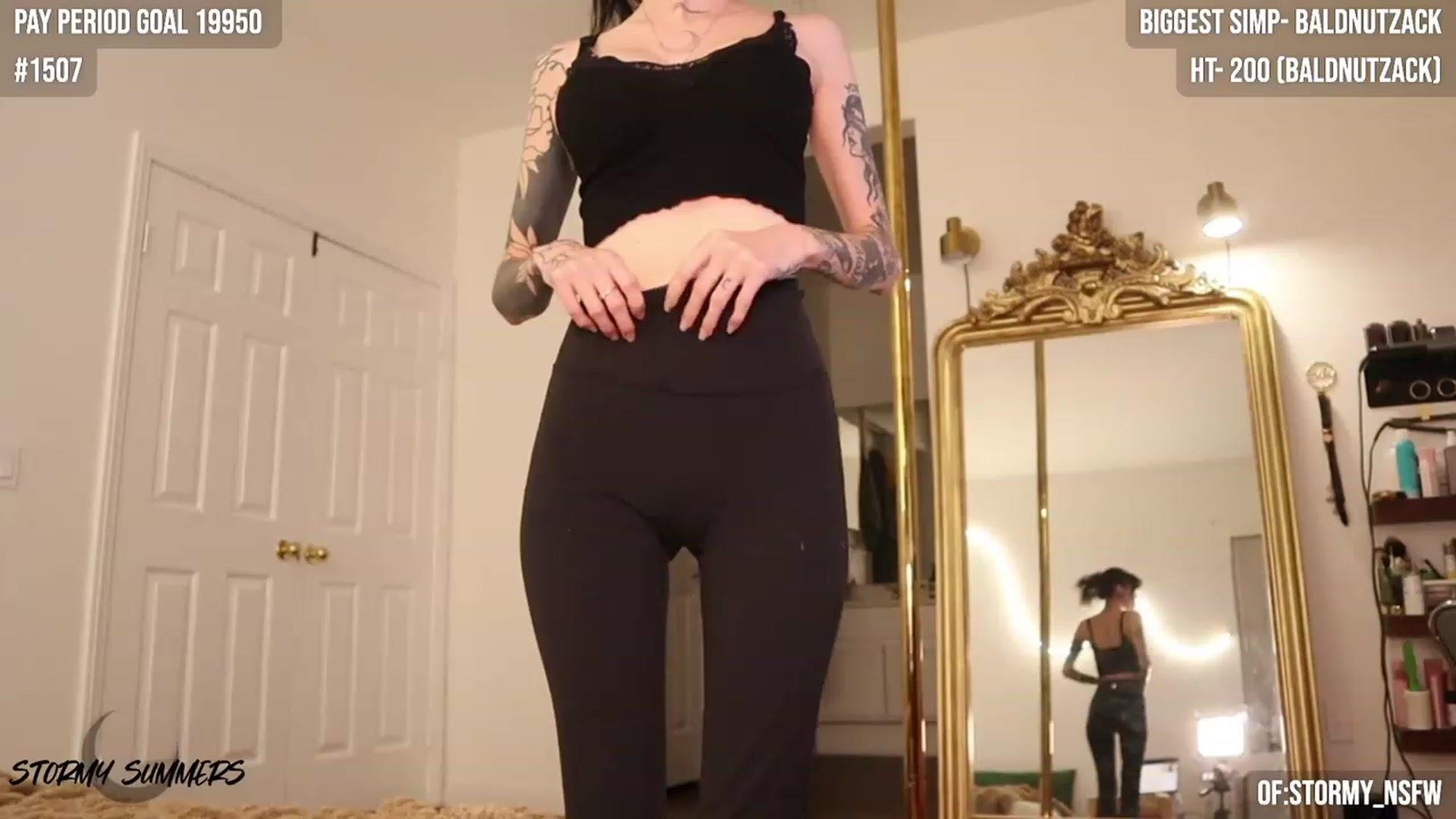 Gallery image thumbnail from Stormy's myfreecams stream on, 11/15/2023, 03:11 image 10 of 20