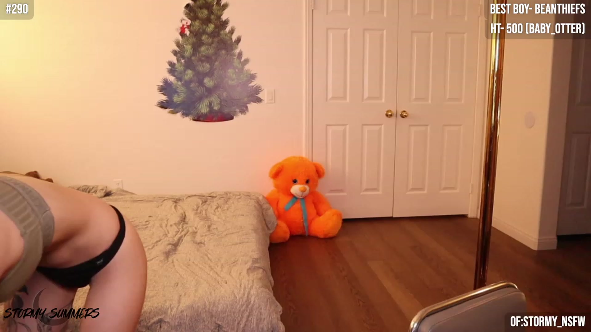 Gallery image thumbnail from Stormy's myfreecams stream on, 12/03/2023, 04:34 image 8 of 20