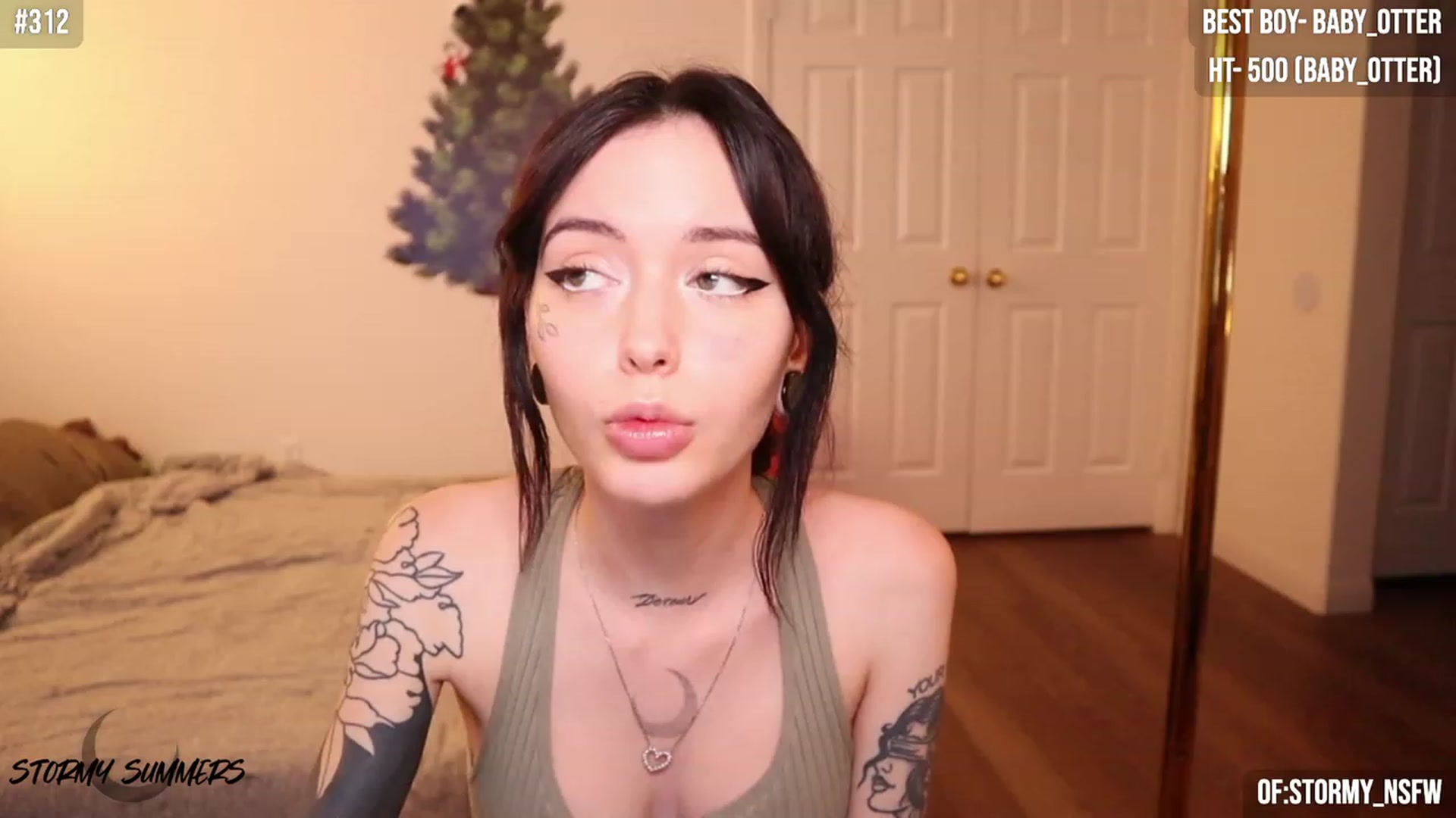 Gallery image thumbnail from Stormy's myfreecams stream on, 12/03/2023, 04:34 image 7 of 20