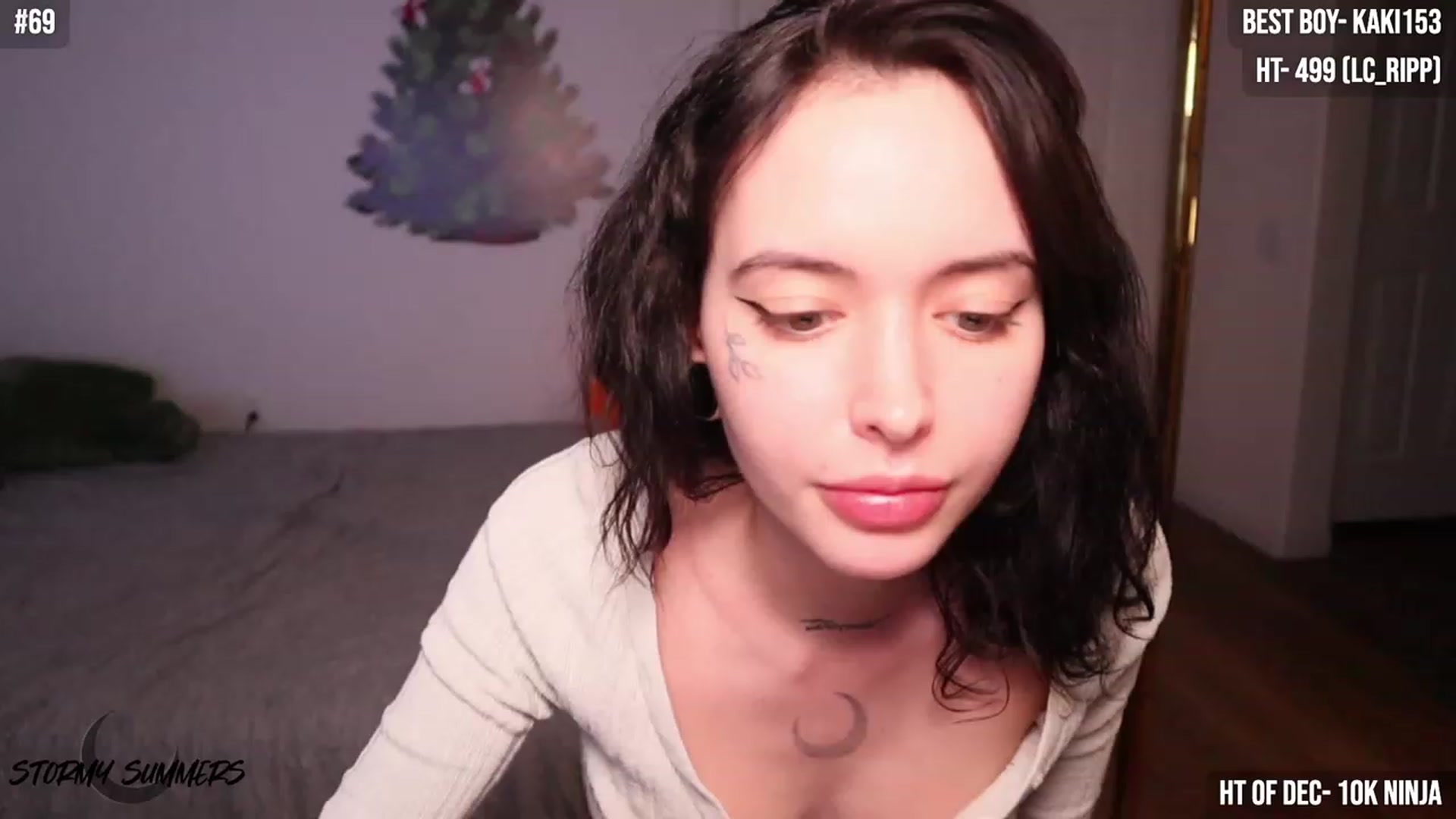 Gallery image thumbnail from Stormy's myfreecams stream on, 12/04/2023, 07:33 image 13 of 20