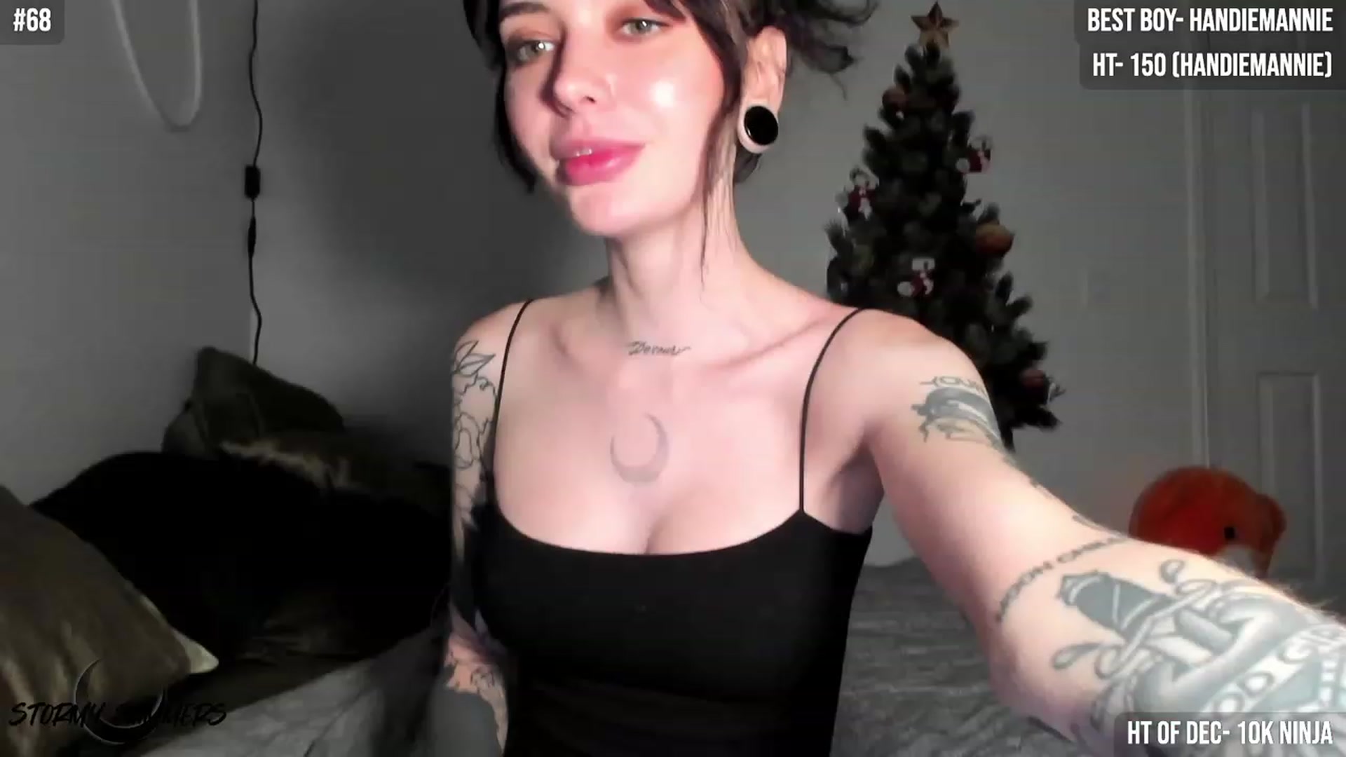 Gallery image thumbnail from Stormy's myfreecams stream on, 12/09/2023, 06:55 image 4 of 20