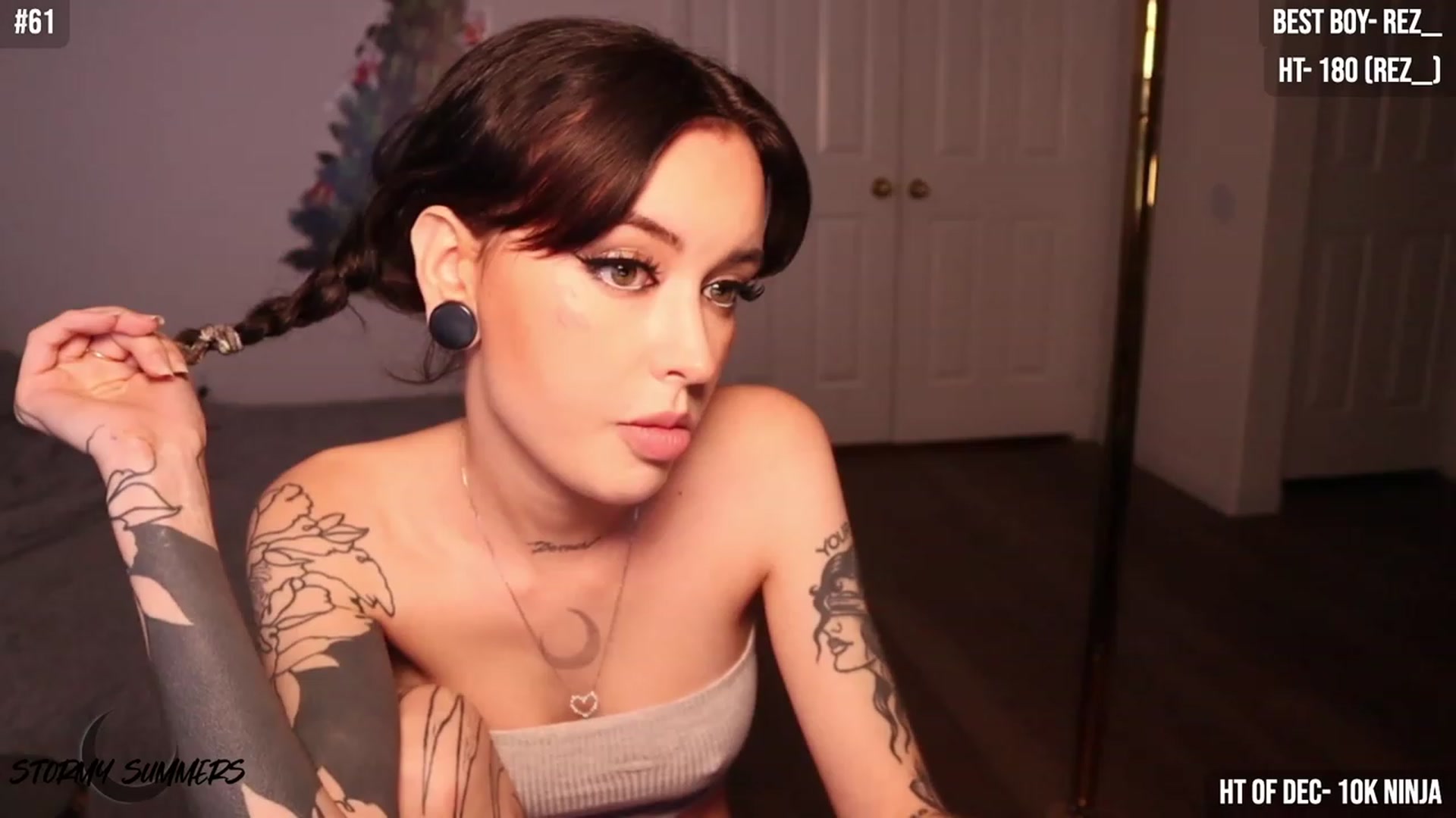 Gallery image thumbnail from Stormy's myfreecams stream on, 12/11/2023, 02:13 image 11 of 20