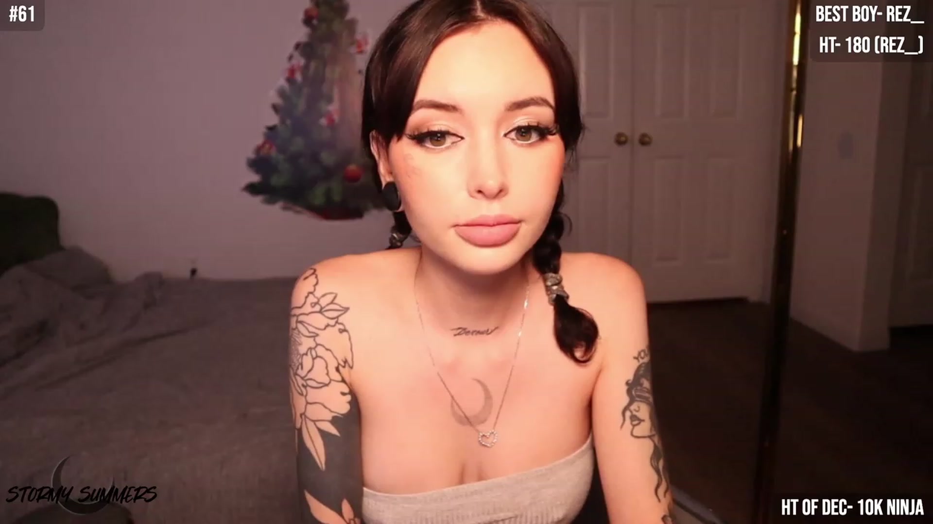Gallery image thumbnail from Stormy's myfreecams stream on, 12/11/2023, 02:13 image 16 of 20