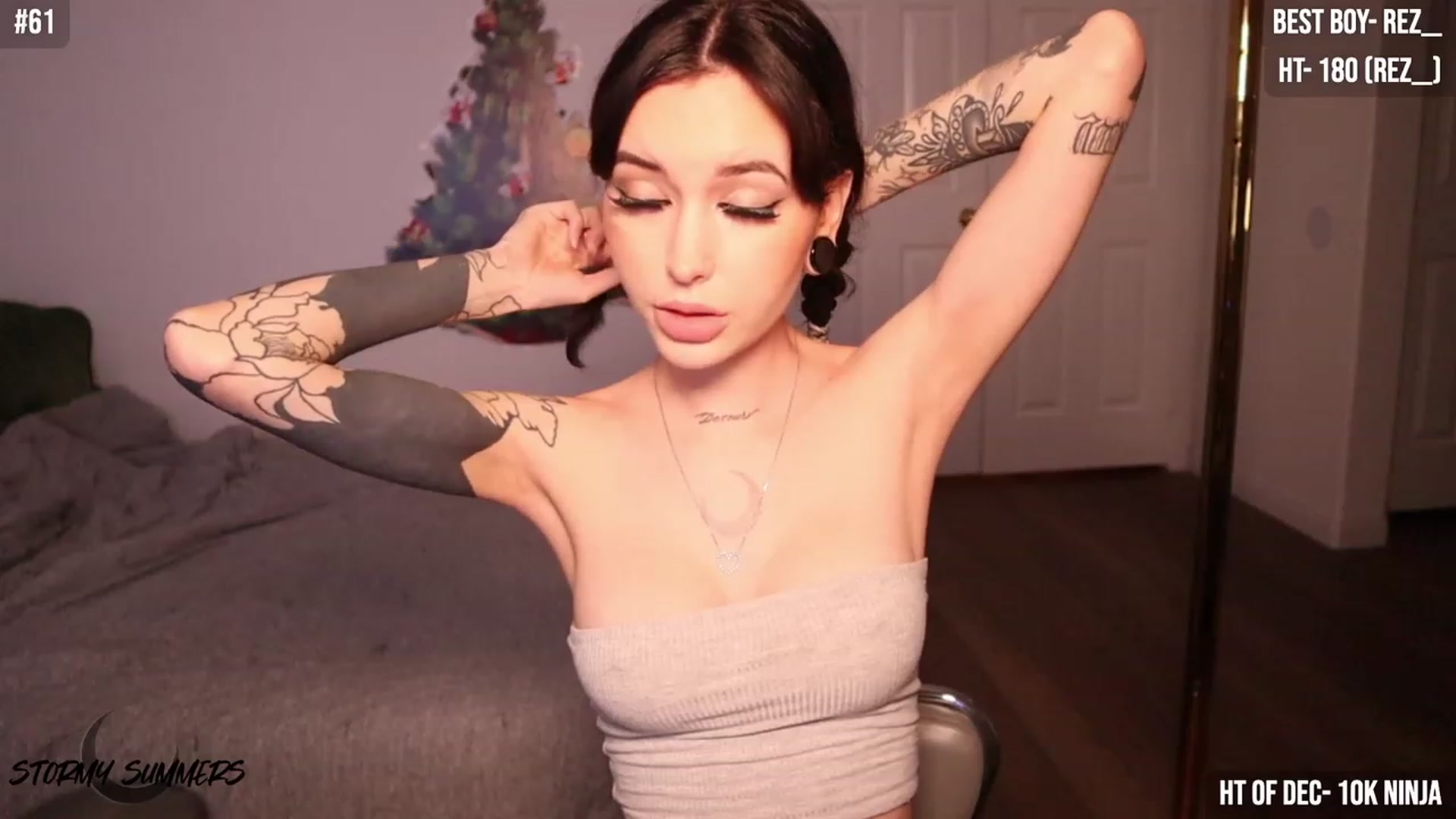 Gallery image thumbnail from Stormy's myfreecams stream on, 12/11/2023, 02:13 image 17 of 20