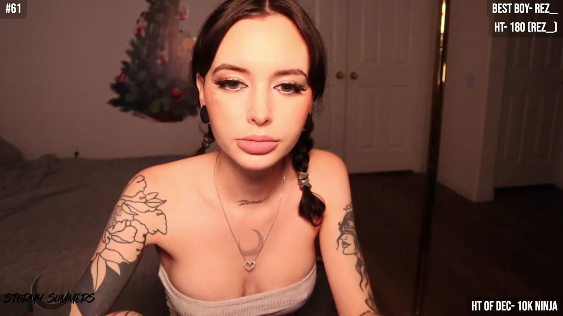 Gallery image thumbnail from Stormy's myfreecams stream on, 12/11/2023, 02:13 image 3 of 20