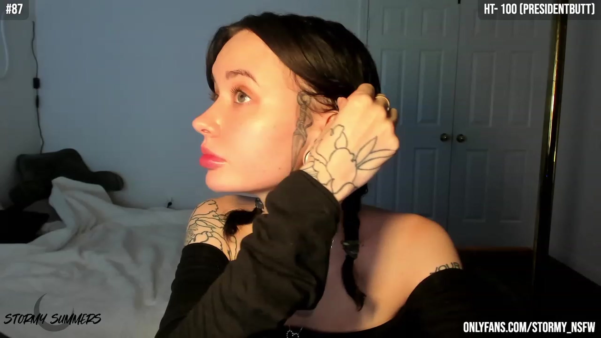 Gallery image thumbnail from Stormy's myfreecams stream on, 12/14/2023, 04:33 image 6 of 20