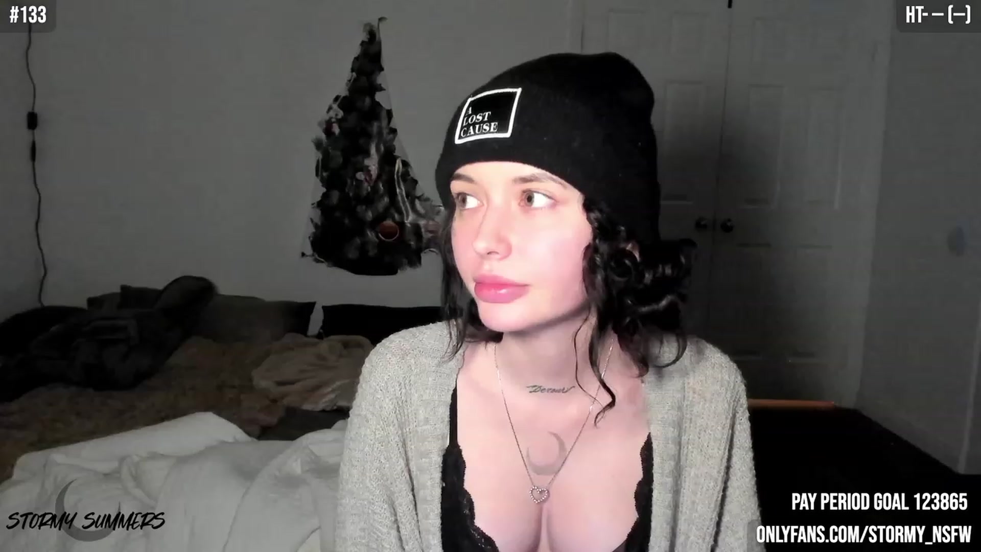 Gallery image thumbnail from Stormy's myfreecams stream on, 12/21/2023, 06:48 image 2 of 20