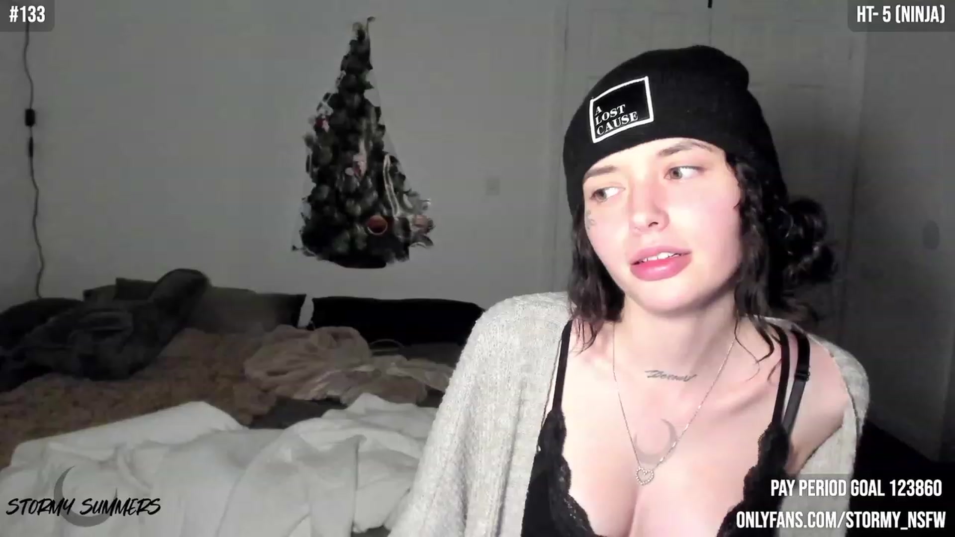 Gallery image thumbnail from Stormy's myfreecams stream on, 12/21/2023, 06:48 image 6 of 20
