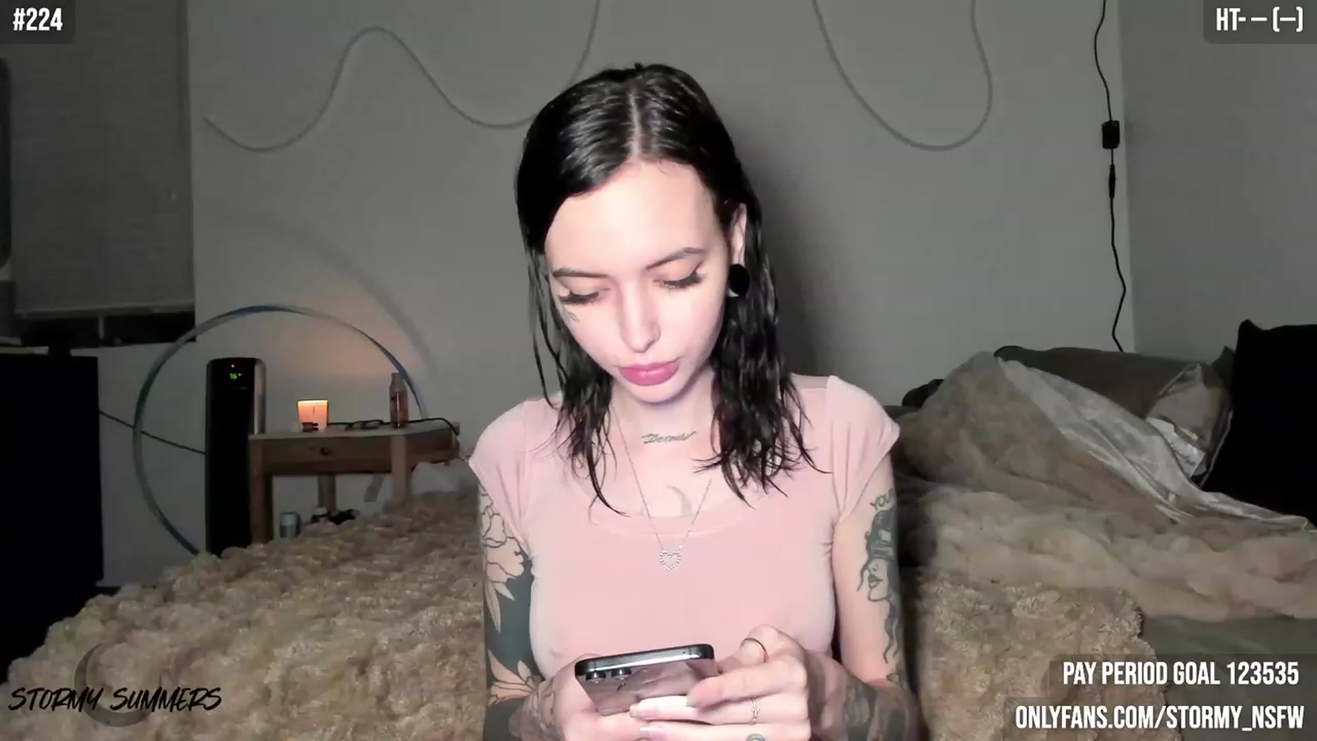 Gallery image thumbnail from Stormy's myfreecams stream on, 12/28/2023, 06:49 image 1 of 20