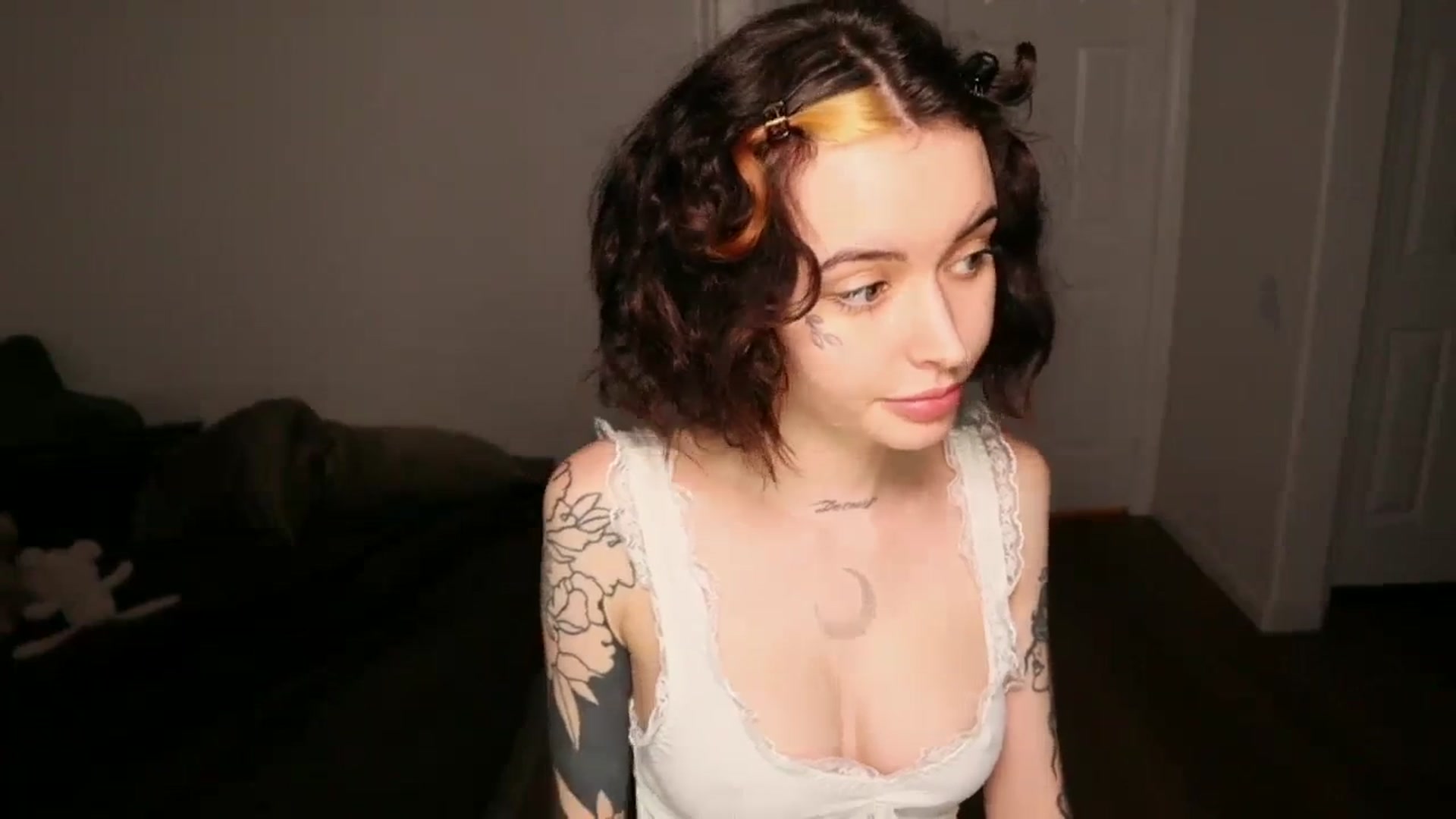 Gallery image thumbnail from Stormy's myfreecams stream on, 03/09/2024, 03:35 image 15 of 20