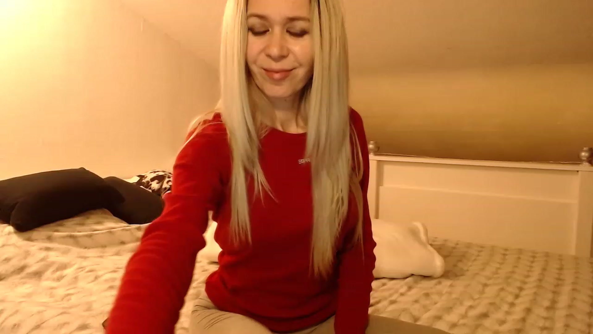 Gallery image thumbnail from StormyK's myfreecams stream on, 12/12/2022, 19:59 image 2 of 20