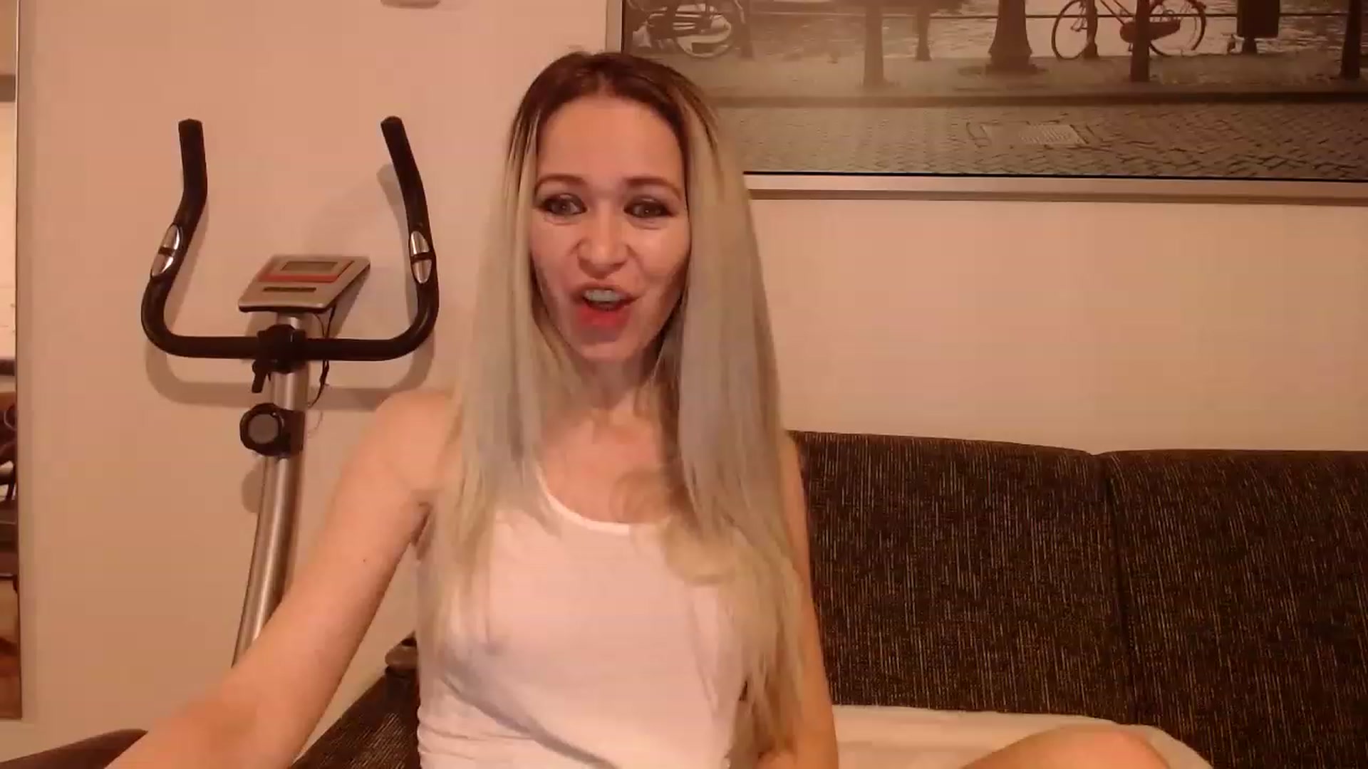Gallery image thumbnail from StormyK's myfreecams stream on, 03/08/2023, 21:16 image 4 of 20