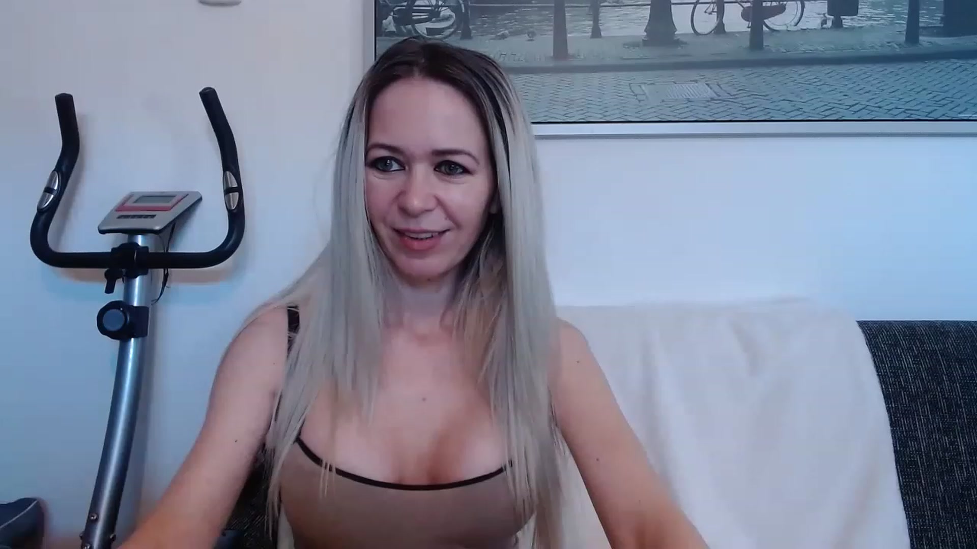 Gallery image thumbnail from StormyK's myfreecams stream on, 03/24/2023, 13:10 image 16 of 20