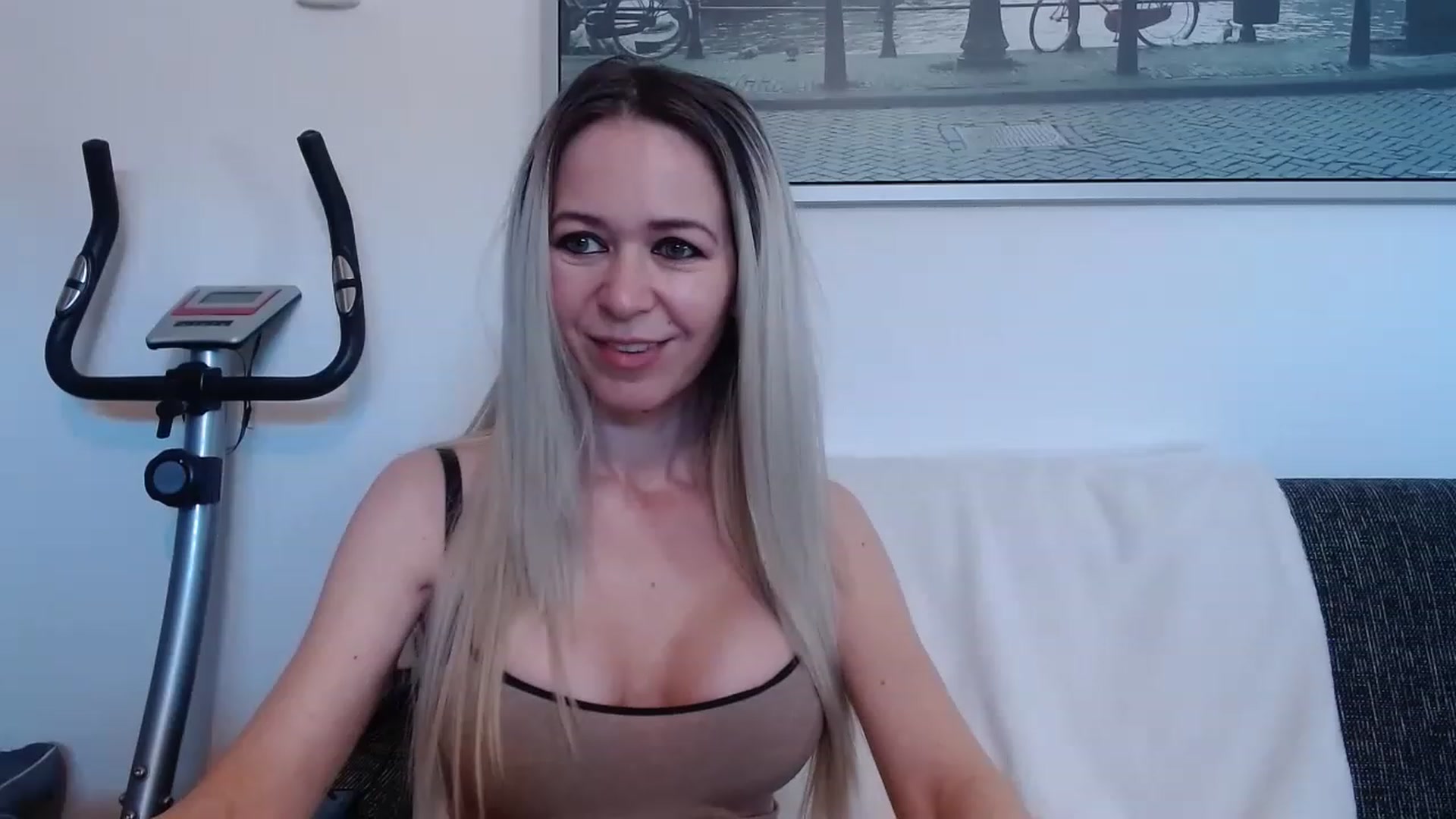 Gallery image thumbnail from StormyK's myfreecams stream on, 03/24/2023, 13:10 image 18 of 20