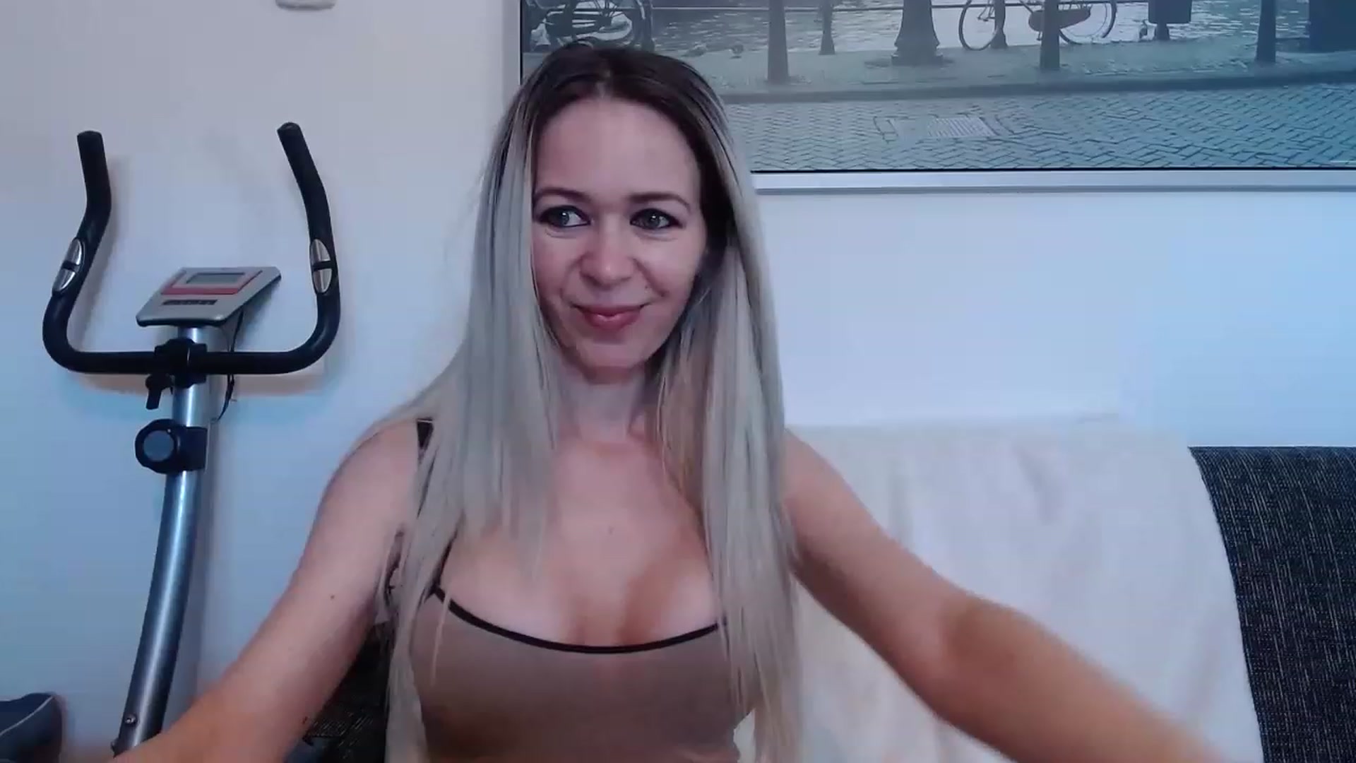 Gallery image thumbnail from StormyK's myfreecams stream on, 03/24/2023, 13:10 image 15 of 20
