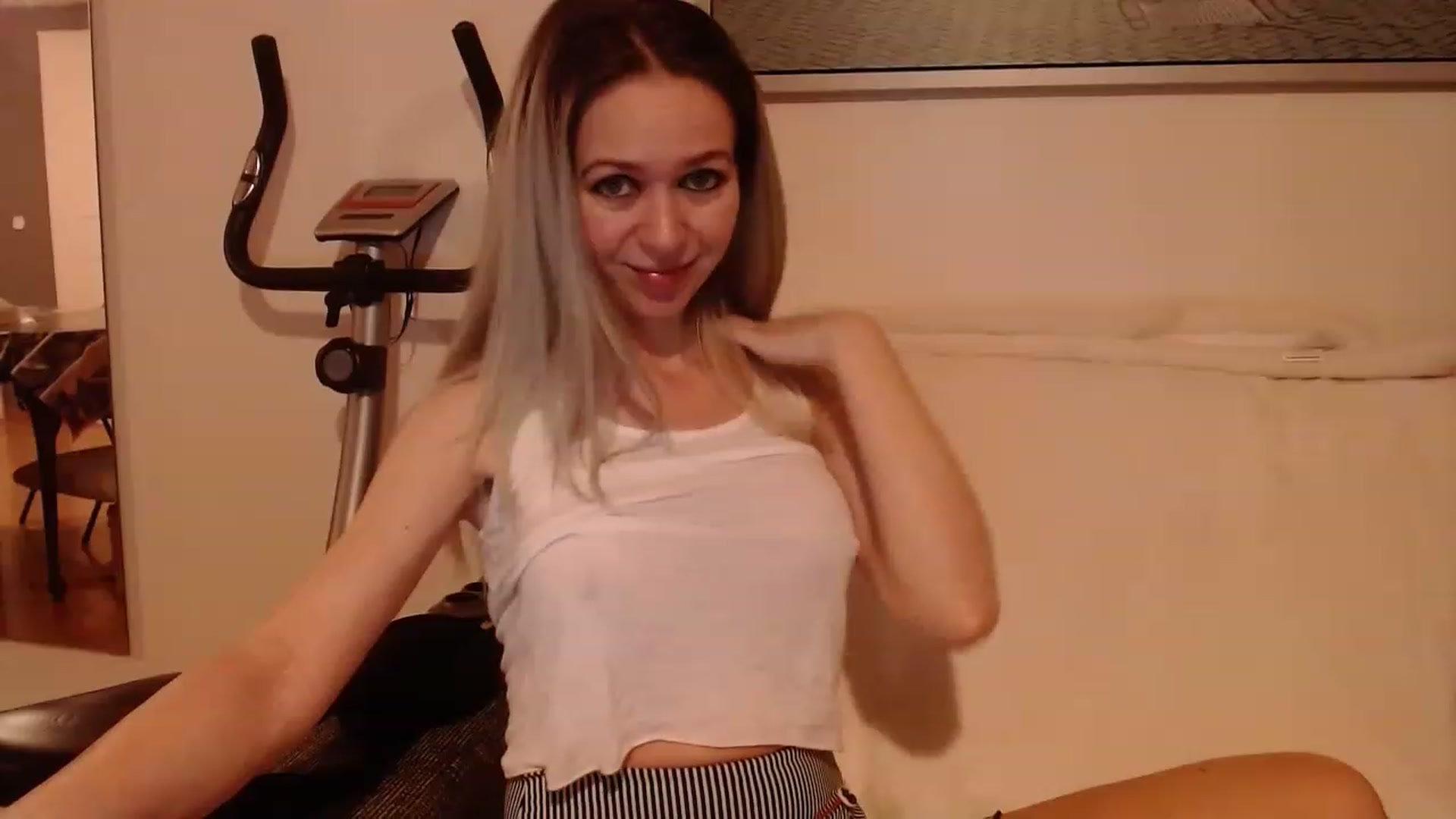 Gallery image thumbnail from StormyK's myfreecams stream on, 03/30/2023, 20:18 image 17 of 20