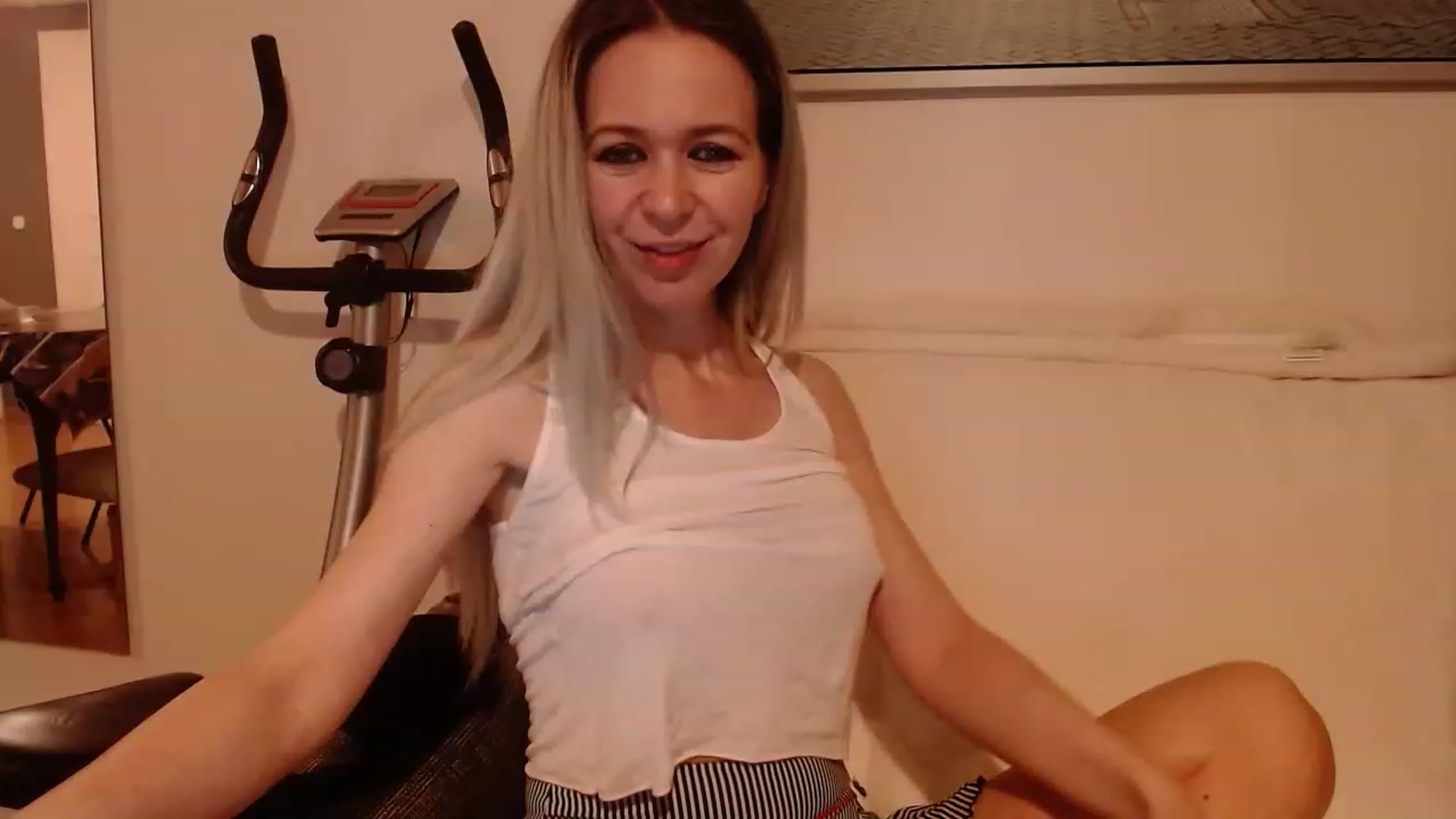 Gallery image thumbnail from StormyK's myfreecams stream on, 03/30/2023, 20:18 image 14 of 20