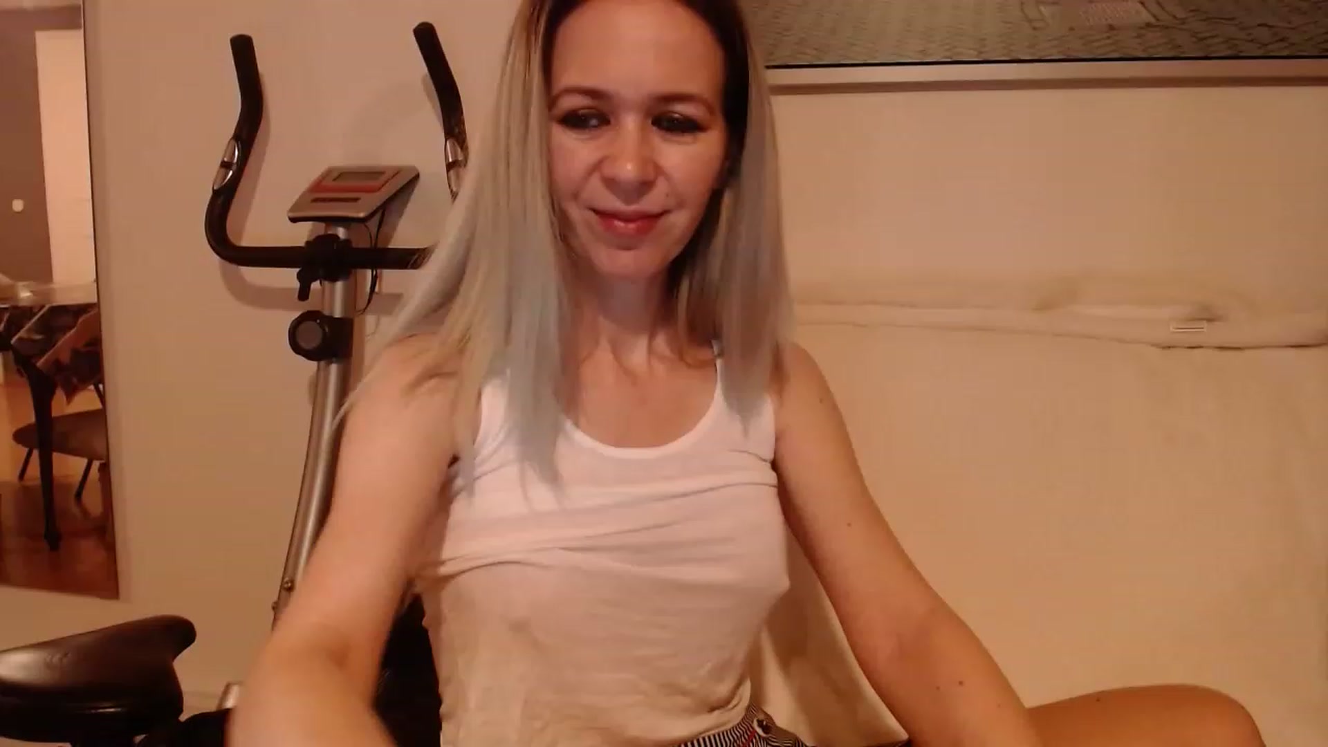 Gallery image thumbnail from StormyK's myfreecams stream on, 03/30/2023, 20:18 image 16 of 20