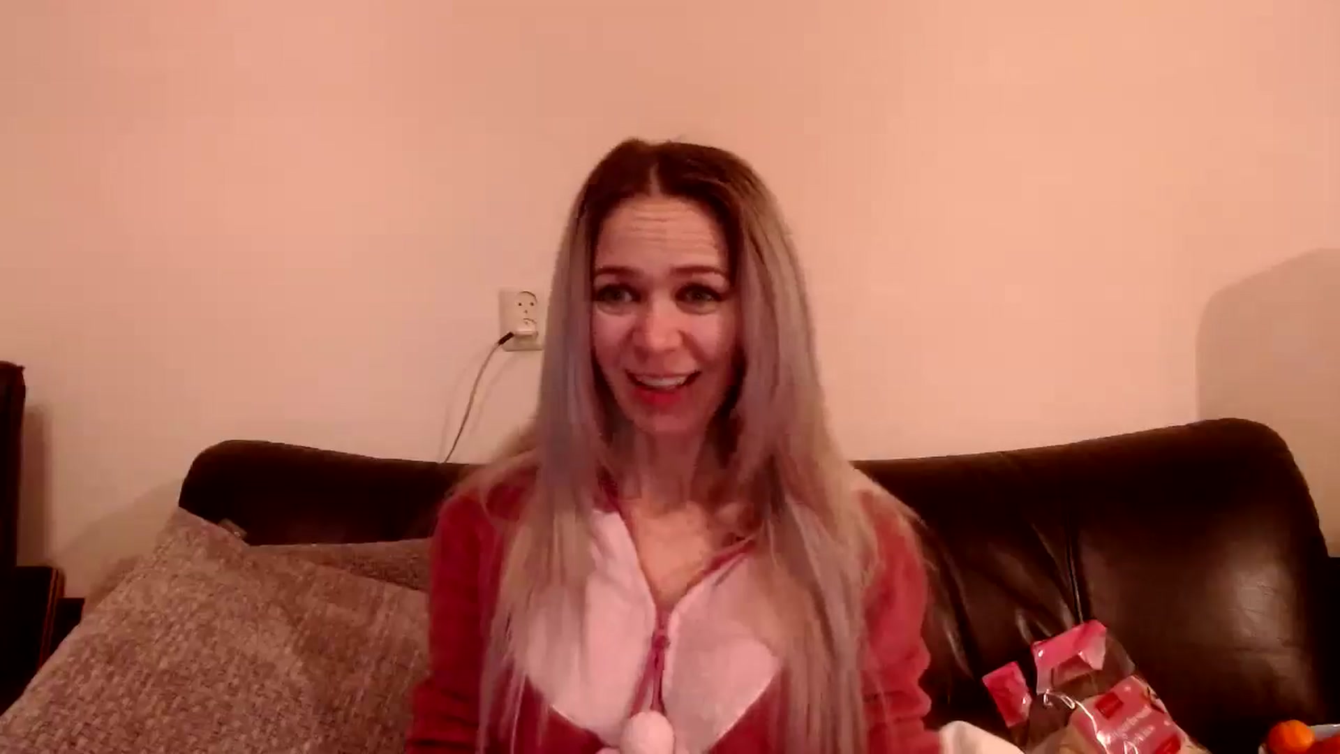 Gallery image thumbnail from StormyK's myfreecams stream on, 01/14/2025, 24:38 image 18 of 20