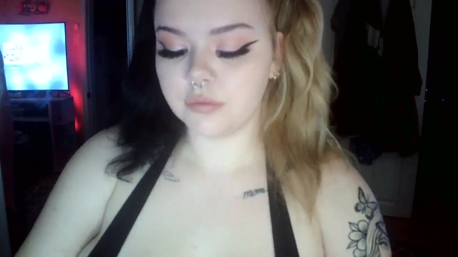 Gallery image thumbnail from Stormyxoo's myfreecams stream on, 09/04/2023, 03:16 image 5 of 20
