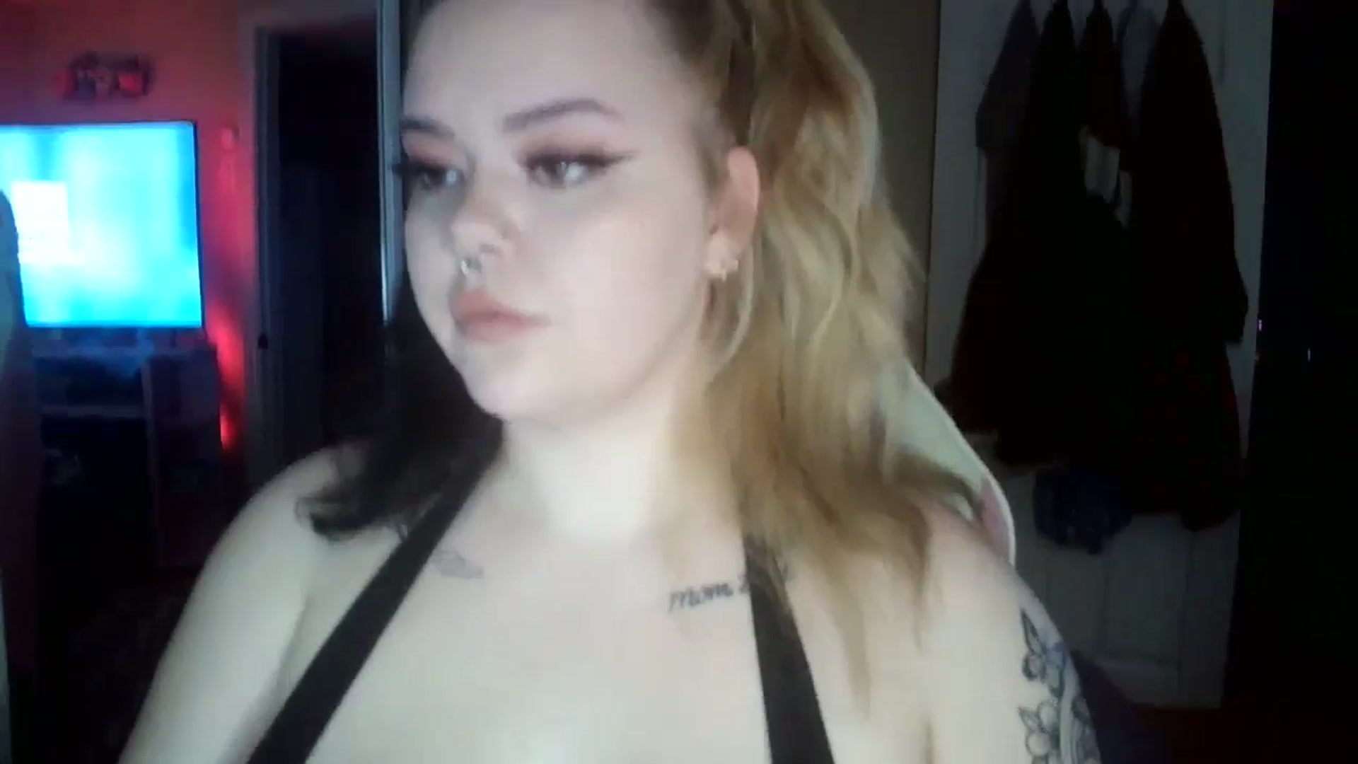 Gallery image thumbnail from Stormyxoo's myfreecams stream on, 09/04/2023, 03:16 image 10 of 20