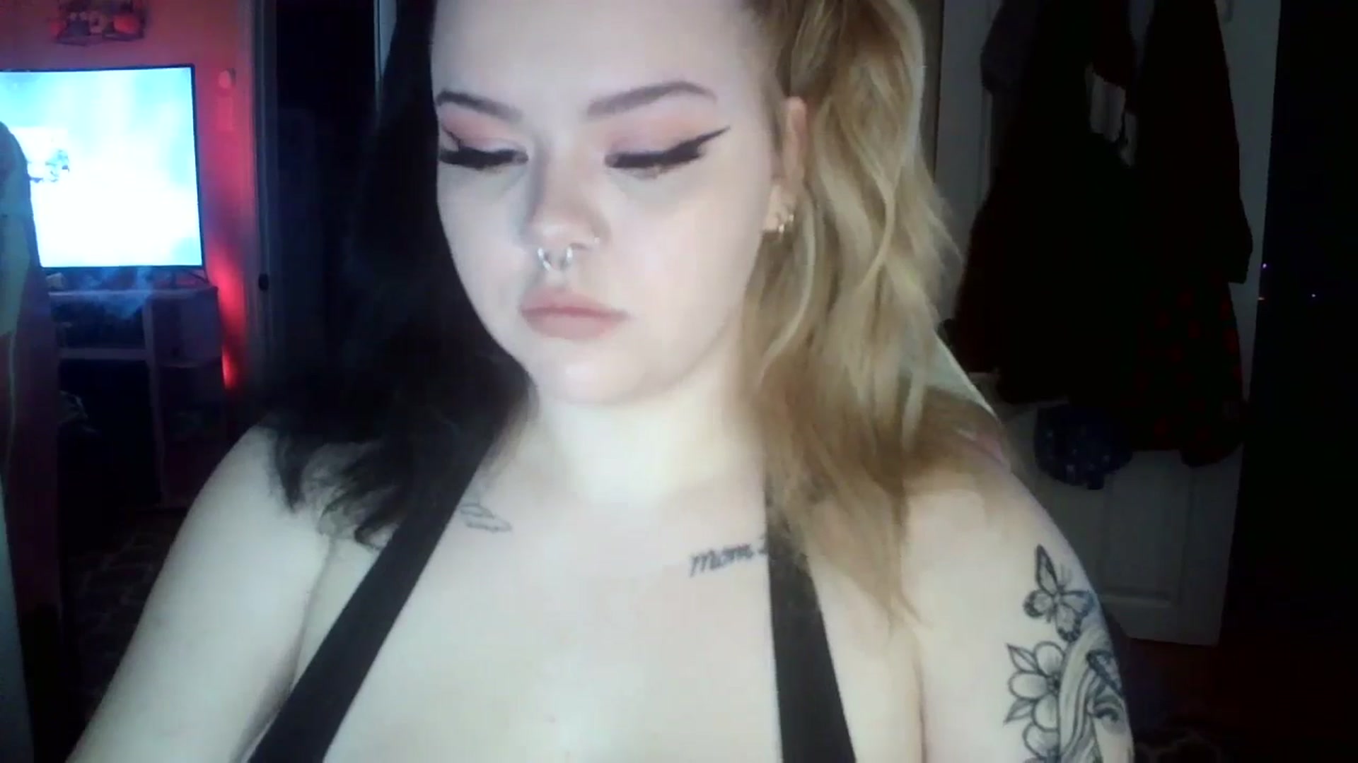 Gallery image thumbnail from Stormyxoo's myfreecams stream on, 09/04/2023, 03:16 image 4 of 20