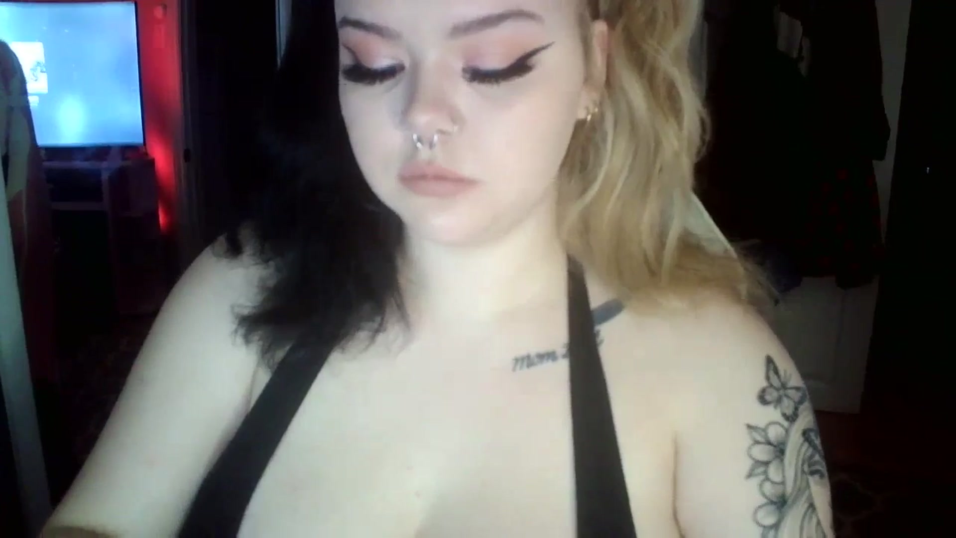 Gallery image thumbnail from Stormyxoo's myfreecams stream on, 09/04/2023, 03:16 image 2 of 20