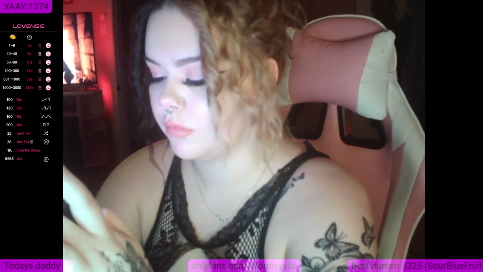 Gallery image thumbnail from Stormyxoo's myfreecams stream on, 09/27/2023, 01:23 image 5 of 20
