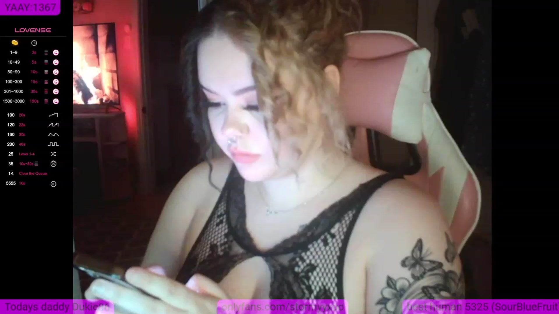 Gallery image thumbnail from Stormyxoo's myfreecams stream on, 09/27/2023, 01:23 image 16 of 20
