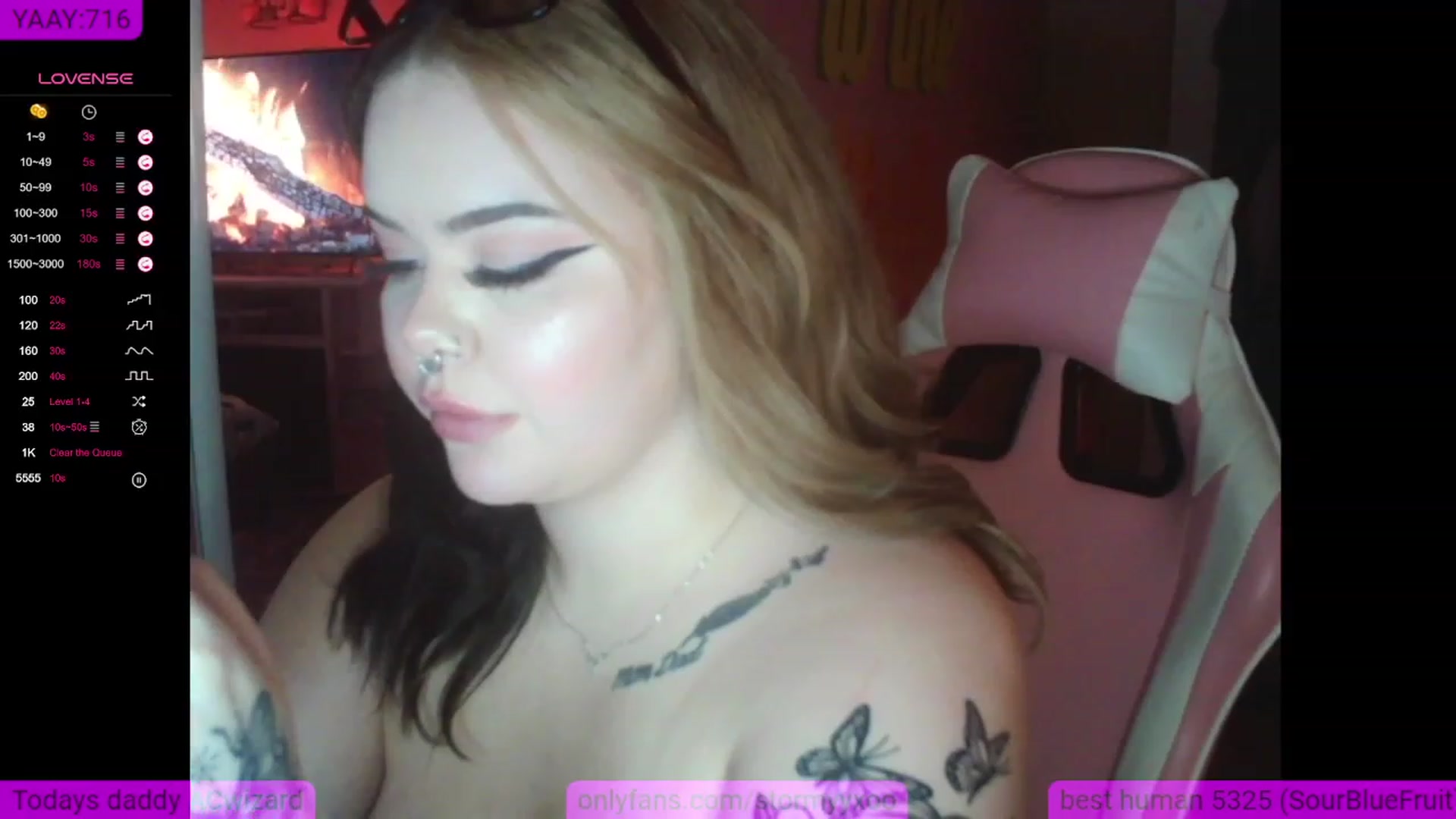 Gallery image thumbnail from Stormyxoo's myfreecams stream on, 10/02/2023, 03:30 image 18 of 20
