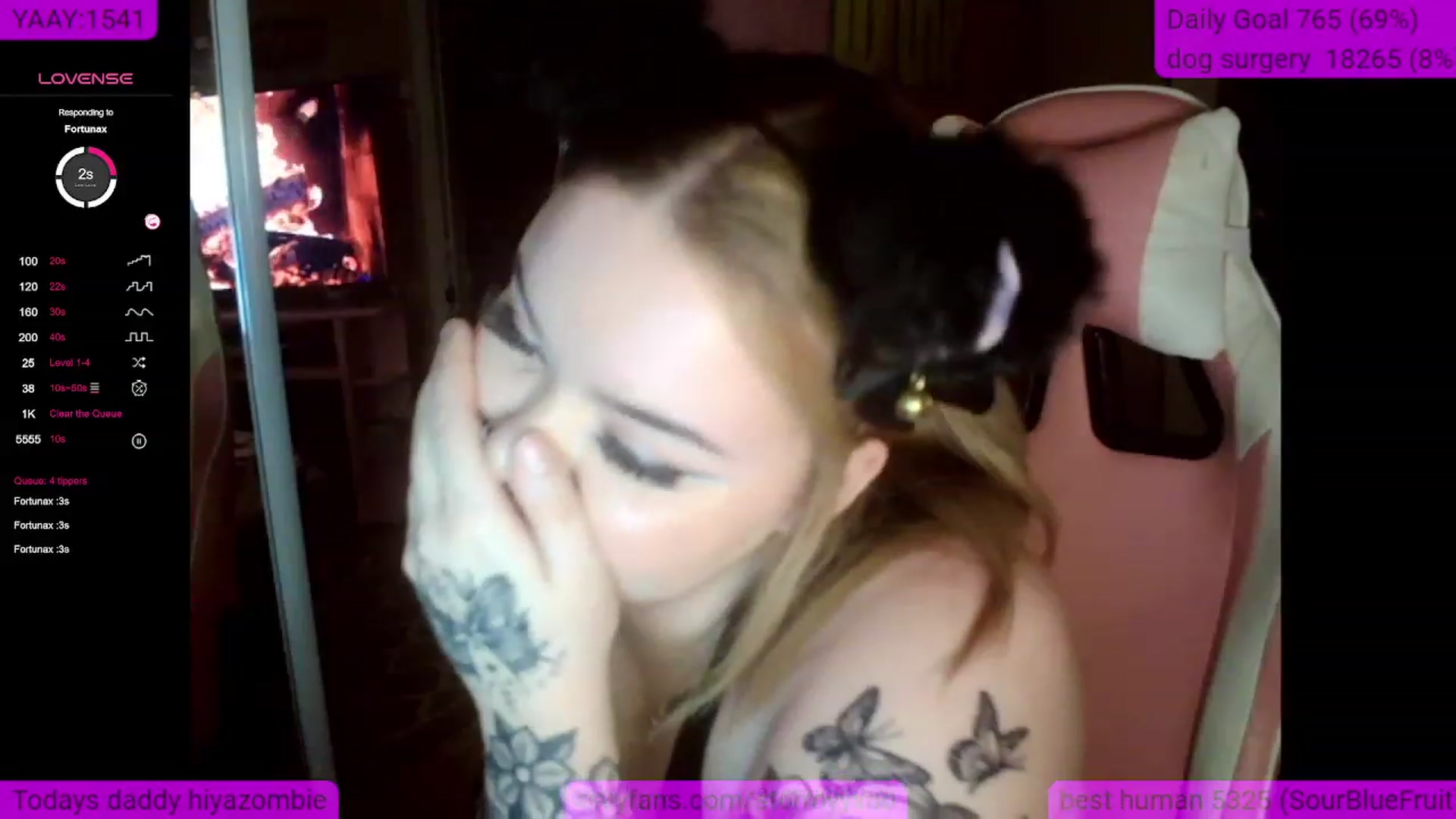 Gallery image thumbnail from Stormyxoo's myfreecams stream on, 10/08/2023, 02:46 image 8 of 20