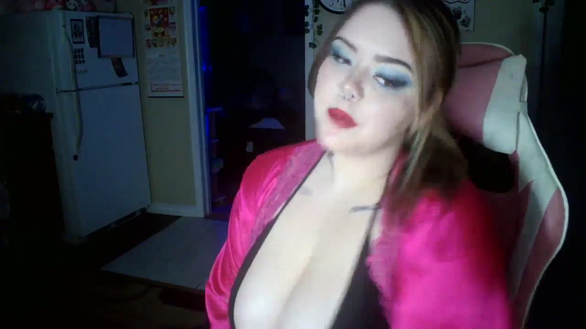Gallery image thumbnail from Stormyxoo's myfreecams stream on, 10/29/2023, 24:55 image 13 of 20