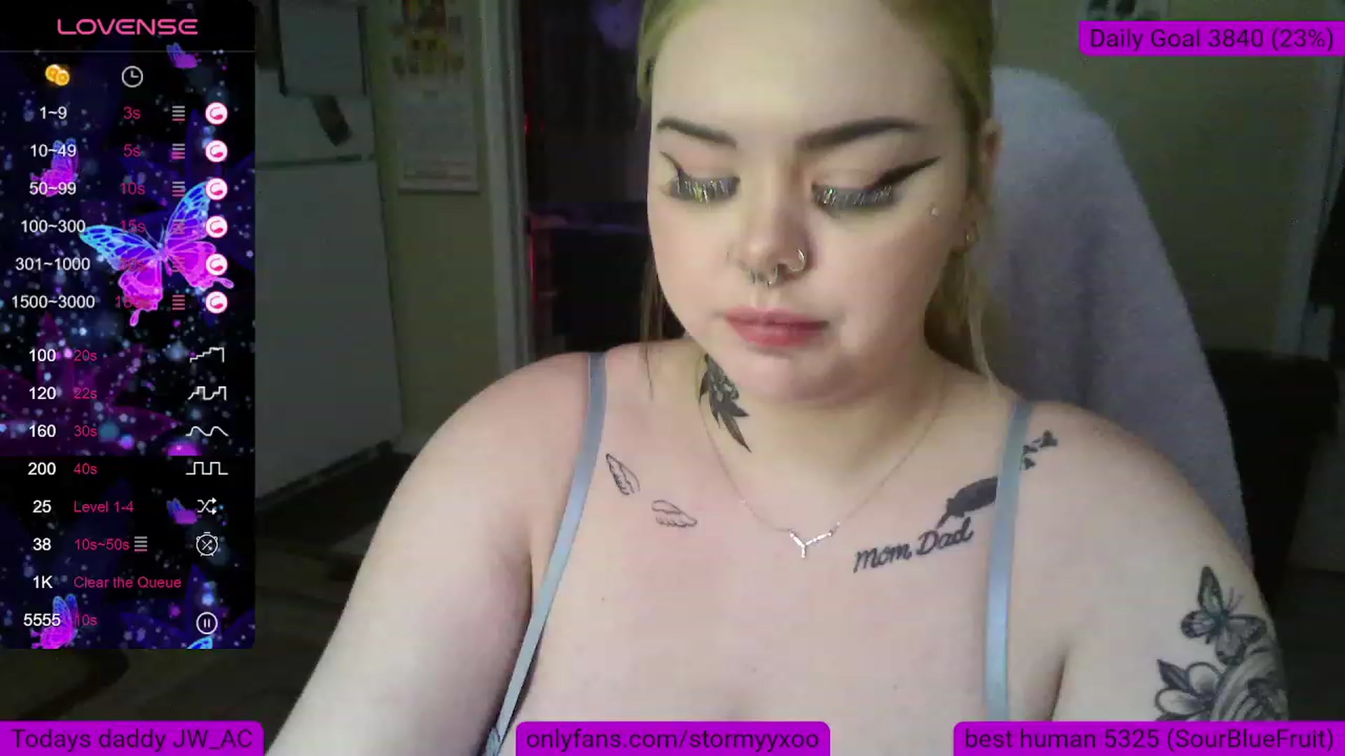 Gallery image thumbnail from Stormyxoo's myfreecams stream on, 11/04/2023, 18:21 image 15 of 20